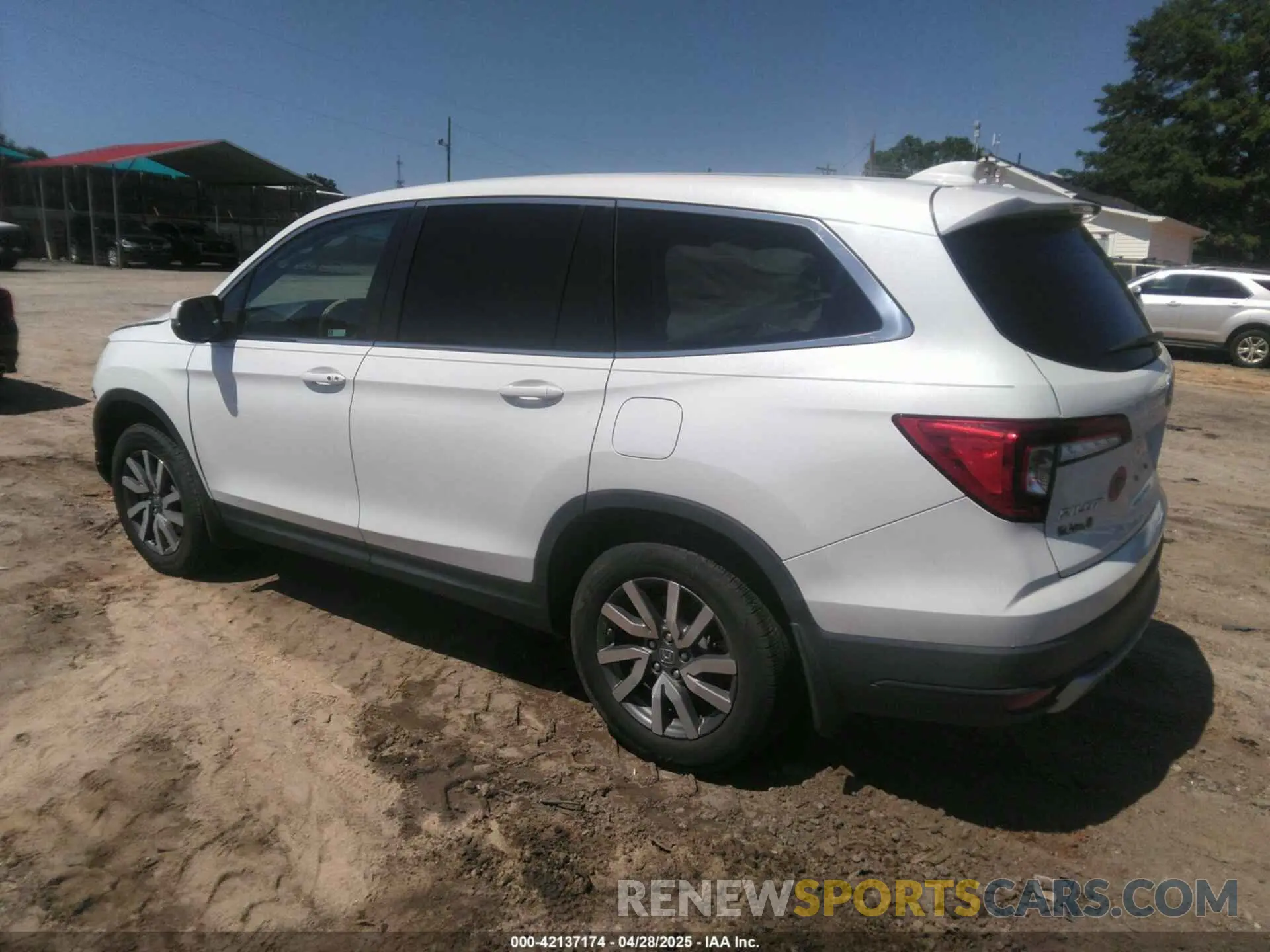 3 Photograph of a damaged car 5FNYF5H54MB031807 HONDA PILOT 2021