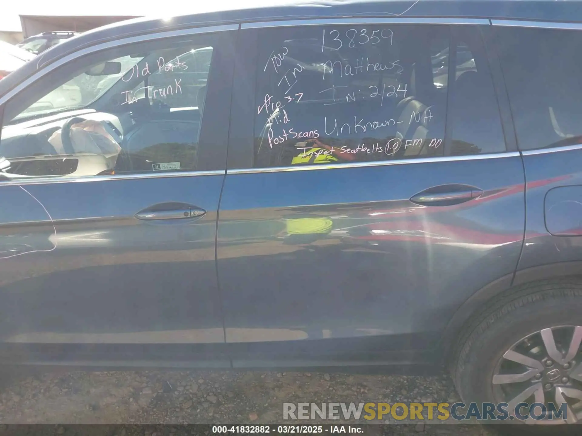 15 Photograph of a damaged car 5FNYF5H55MB031914 HONDA PILOT 2021