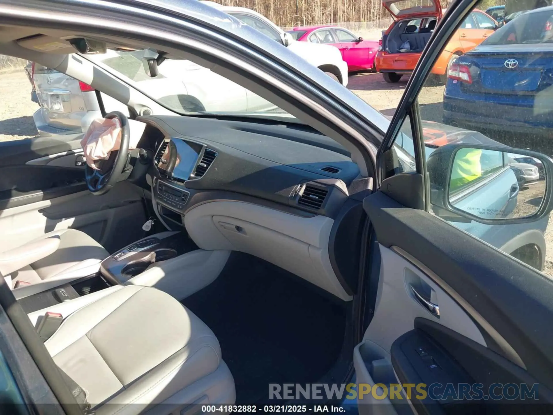 5 Photograph of a damaged car 5FNYF5H55MB031914 HONDA PILOT 2021