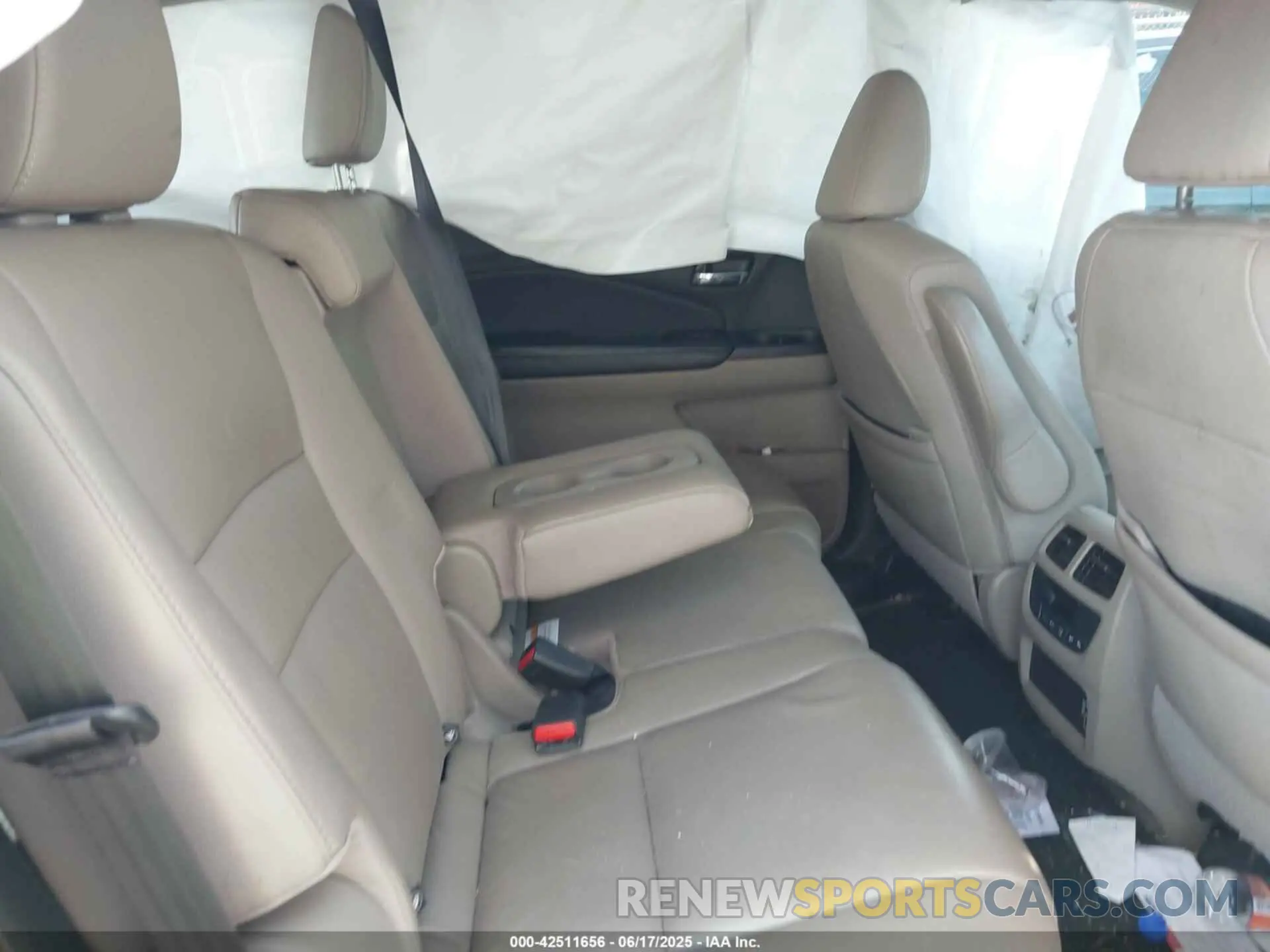 8 Photograph of a damaged car 5FNYF5H55MB032982 HONDA PILOT 2021