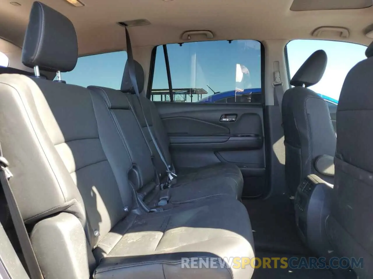 11 Photograph of a damaged car 5FNYF5H56MB007234 HONDA PILOT 2021