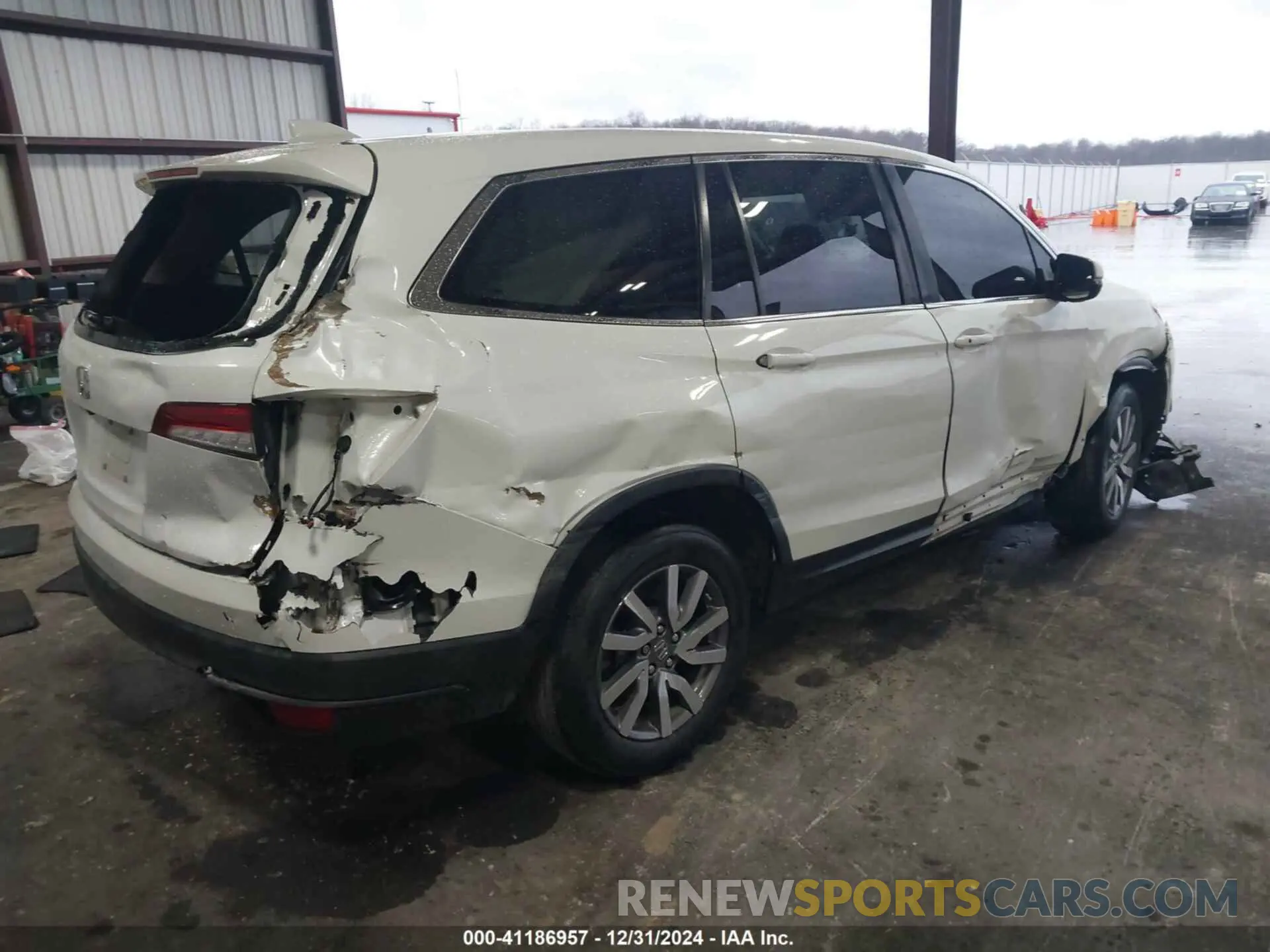 4 Photograph of a damaged car 5FNYF5H57MB022843 HONDA PILOT 2021