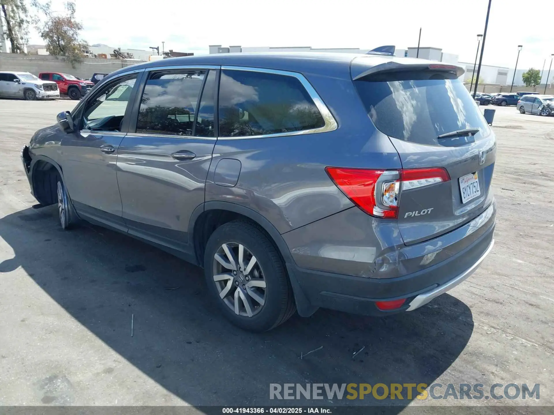 3 Photograph of a damaged car 5FNYF5H57MB046740 HONDA PILOT 2021