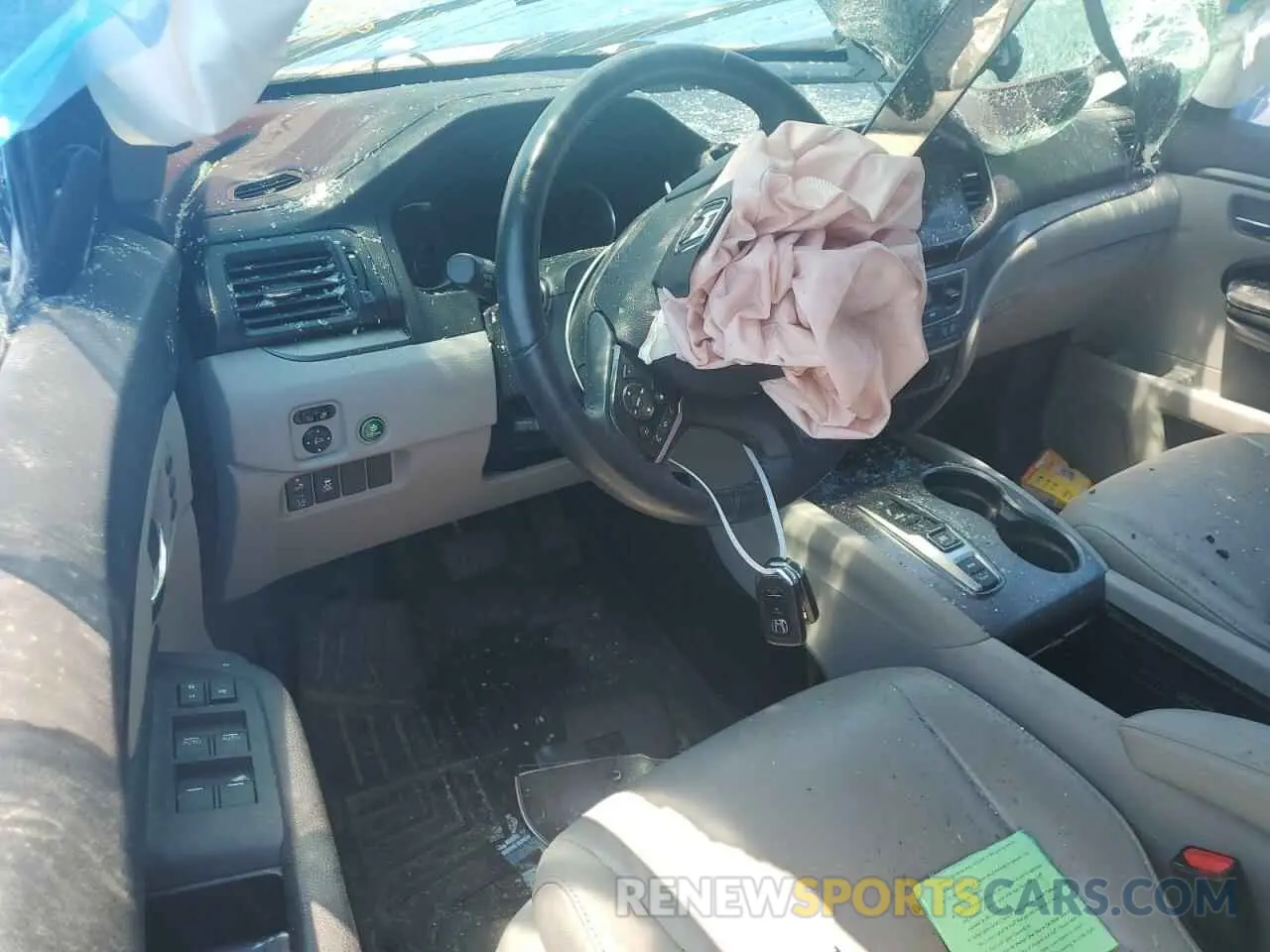 8 Photograph of a damaged car 5FNYF5H58MB008921 HONDA PILOT 2021
