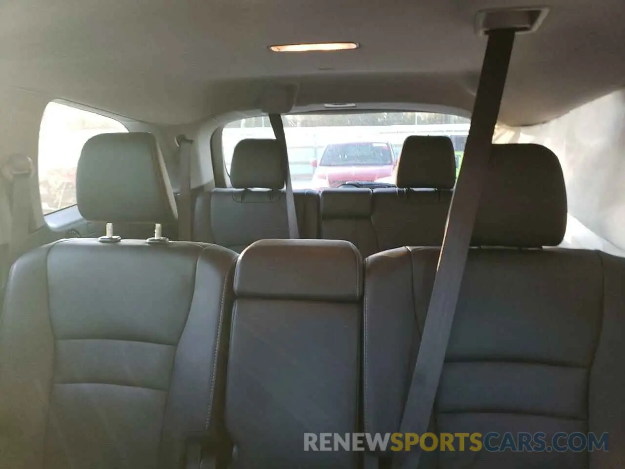 10 Photograph of a damaged car 5FNYF5H58MB019823 HONDA PILOT 2021