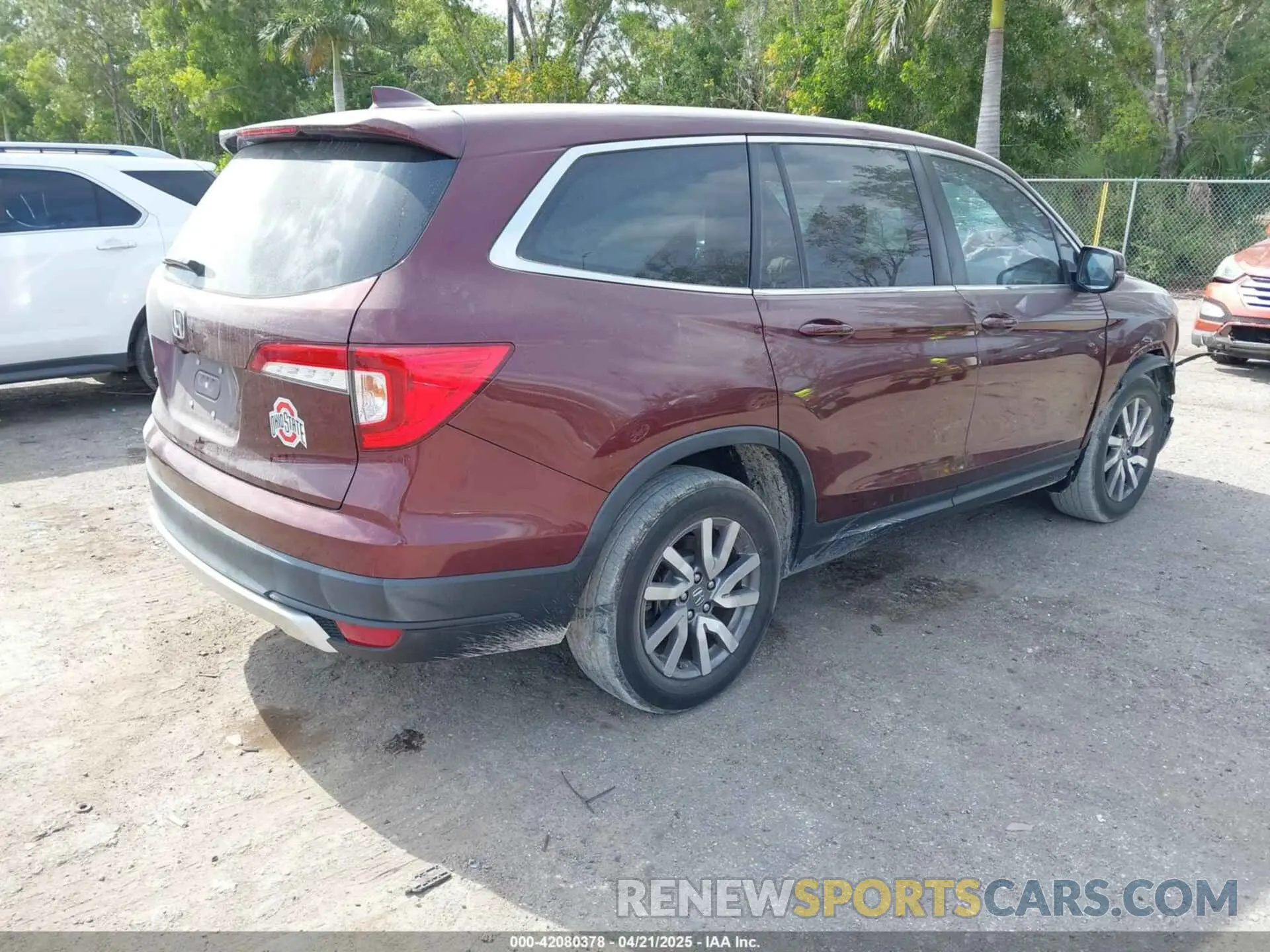 4 Photograph of a damaged car 5FNYF5H59MB025937 HONDA PILOT 2021