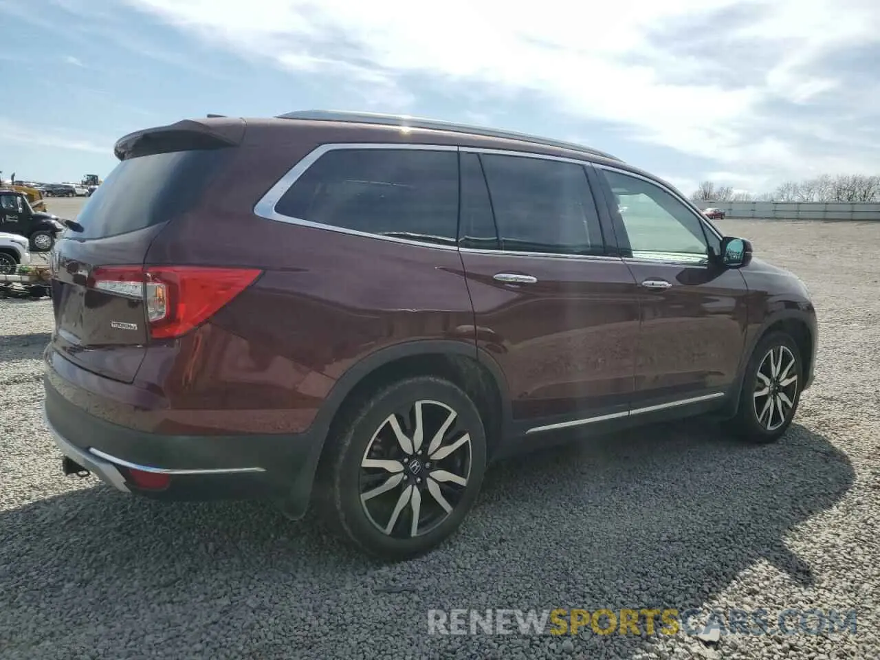 3 Photograph of a damaged car 5FNYF5H62MB020765 HONDA PILOT 2021