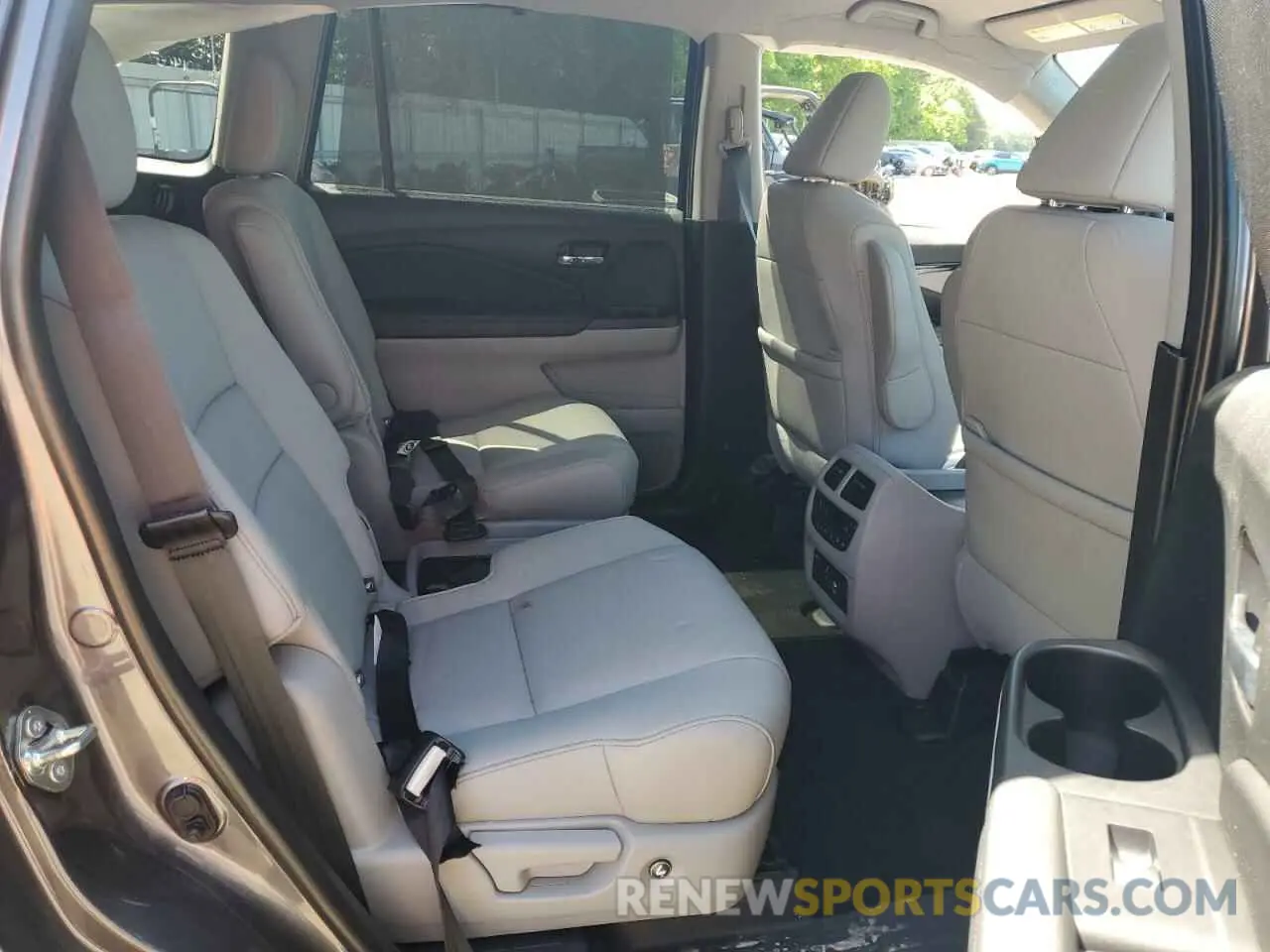 11 Photograph of a damaged car 5FNYF5H67MB014007 HONDA PILOT 2021