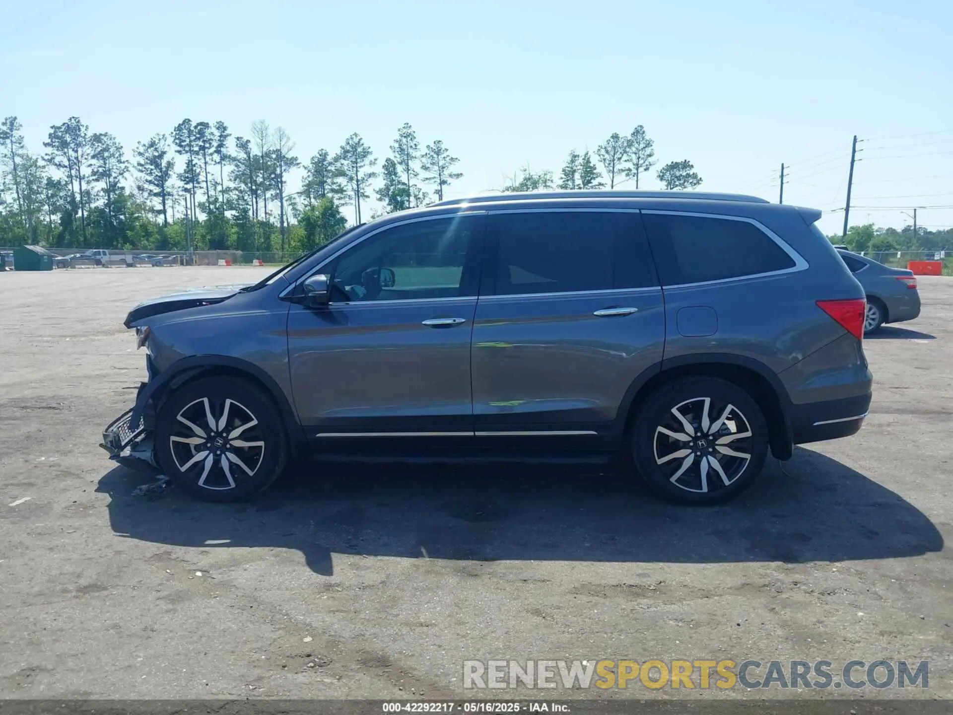 13 Photograph of a damaged car 5FNYF5H6XMB035630 HONDA PILOT 2021