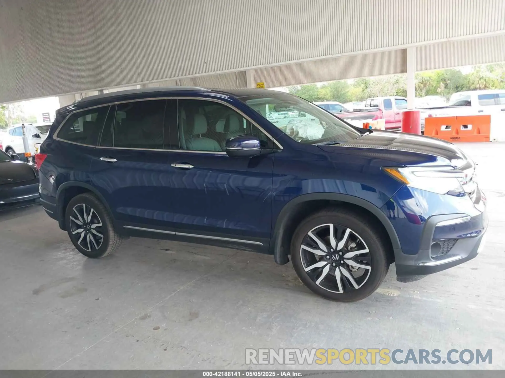 13 Photograph of a damaged car 5FNYF5H93MB002463 HONDA PILOT 2021