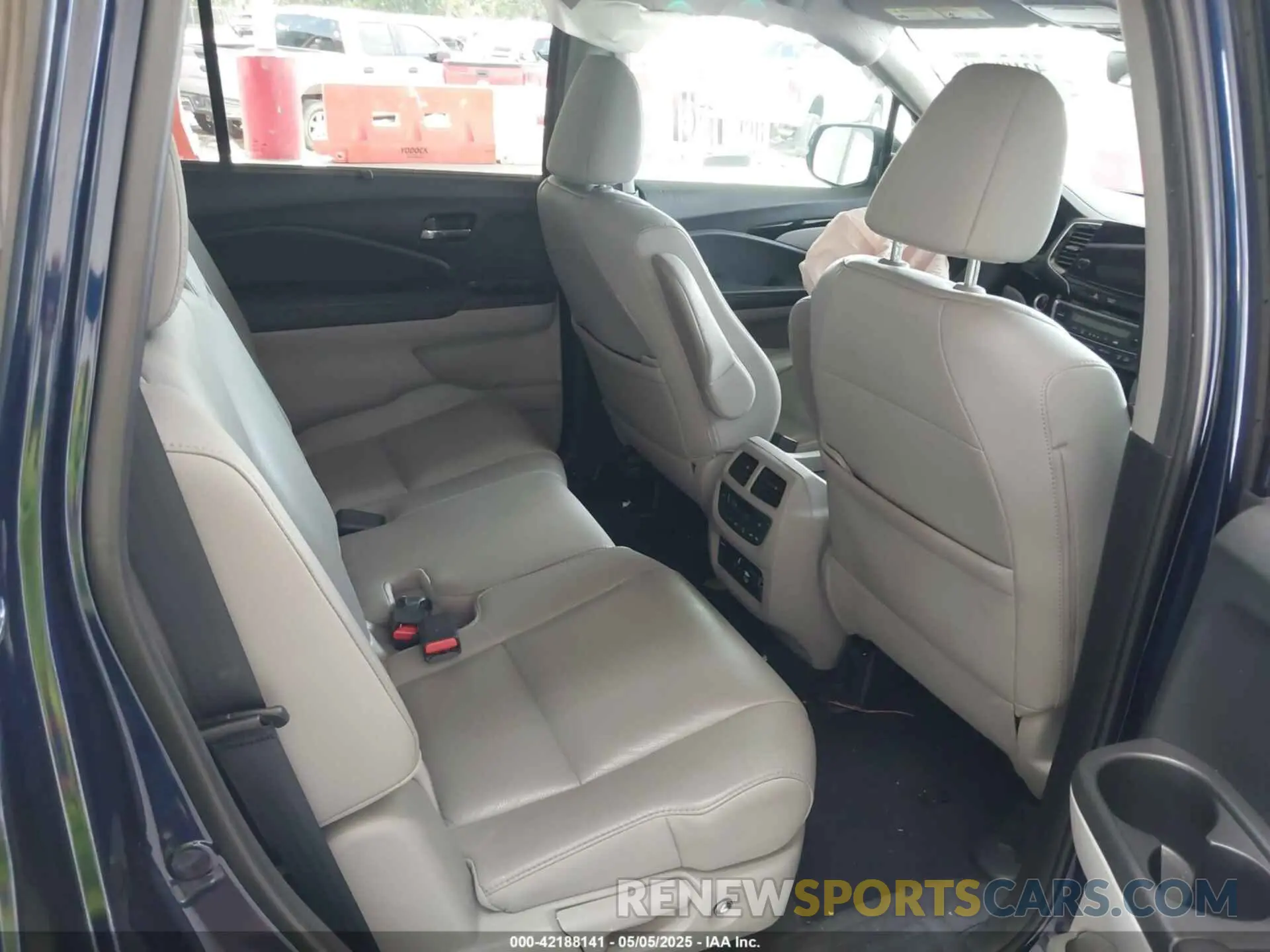 8 Photograph of a damaged car 5FNYF5H93MB002463 HONDA PILOT 2021
