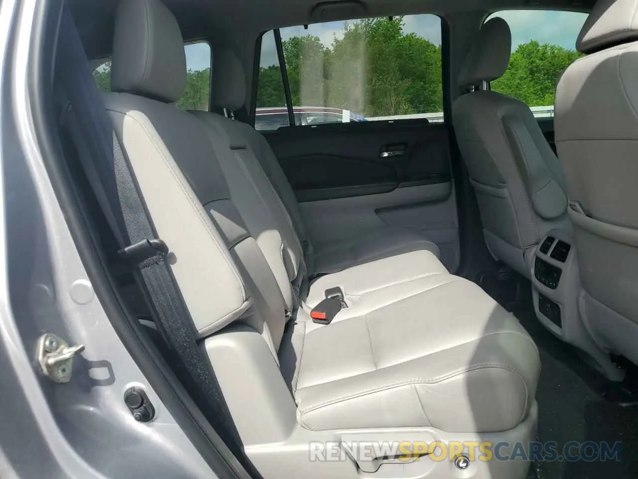 11 Photograph of a damaged car 5FNYF5H96MB001520 HONDA PILOT 2021