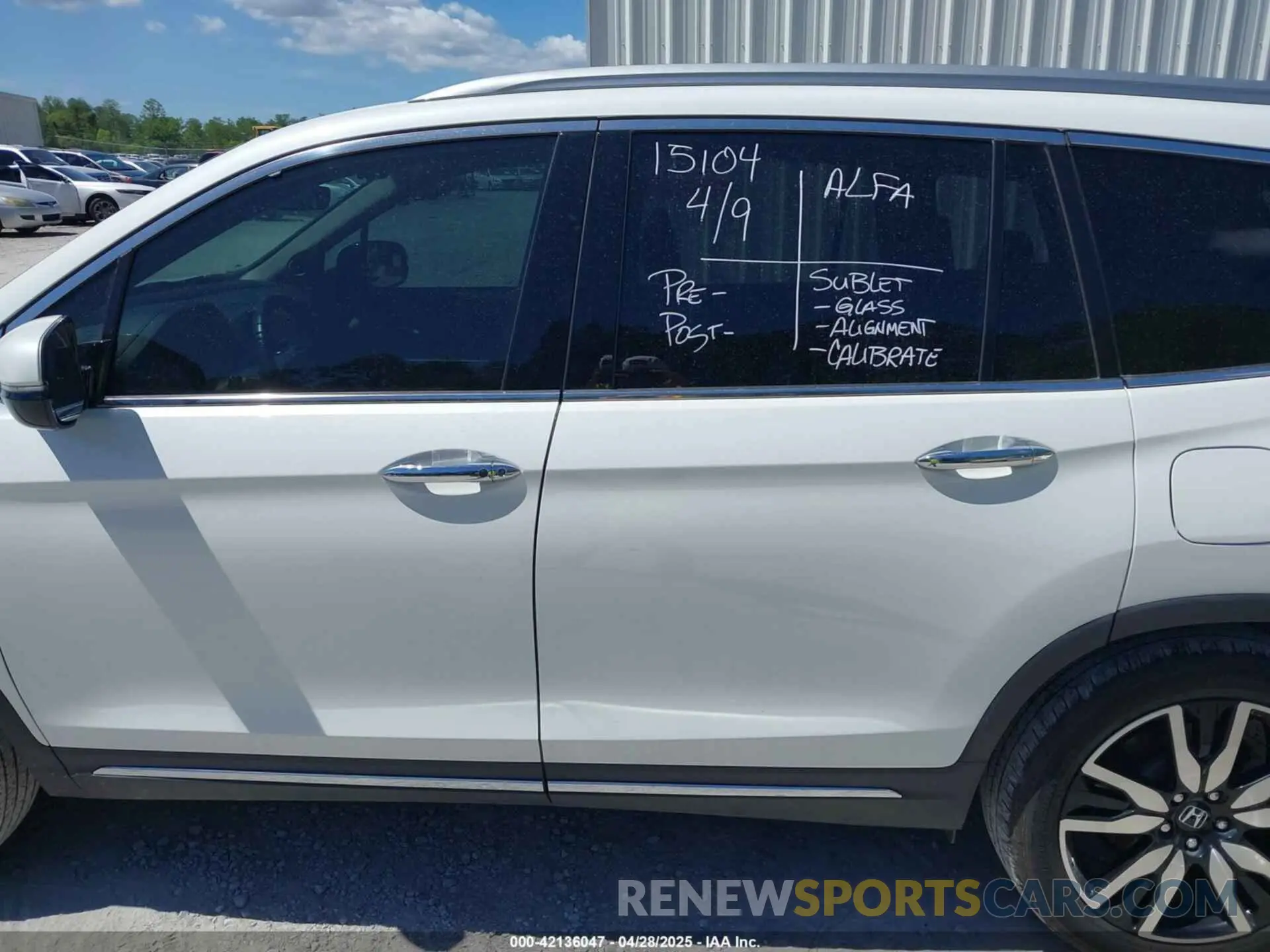 15 Photograph of a damaged car 5FNYF5H98MB037807 HONDA PILOT 2021