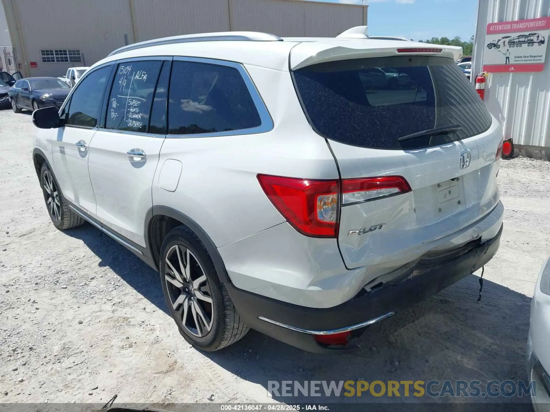 3 Photograph of a damaged car 5FNYF5H98MB037807 HONDA PILOT 2021