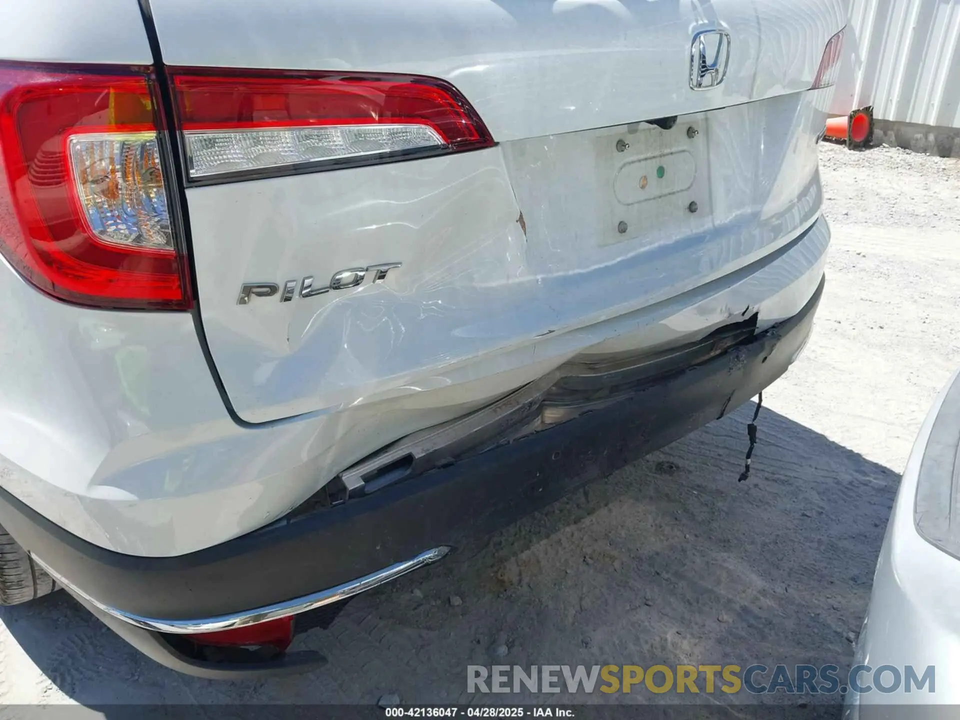 6 Photograph of a damaged car 5FNYF5H98MB037807 HONDA PILOT 2021