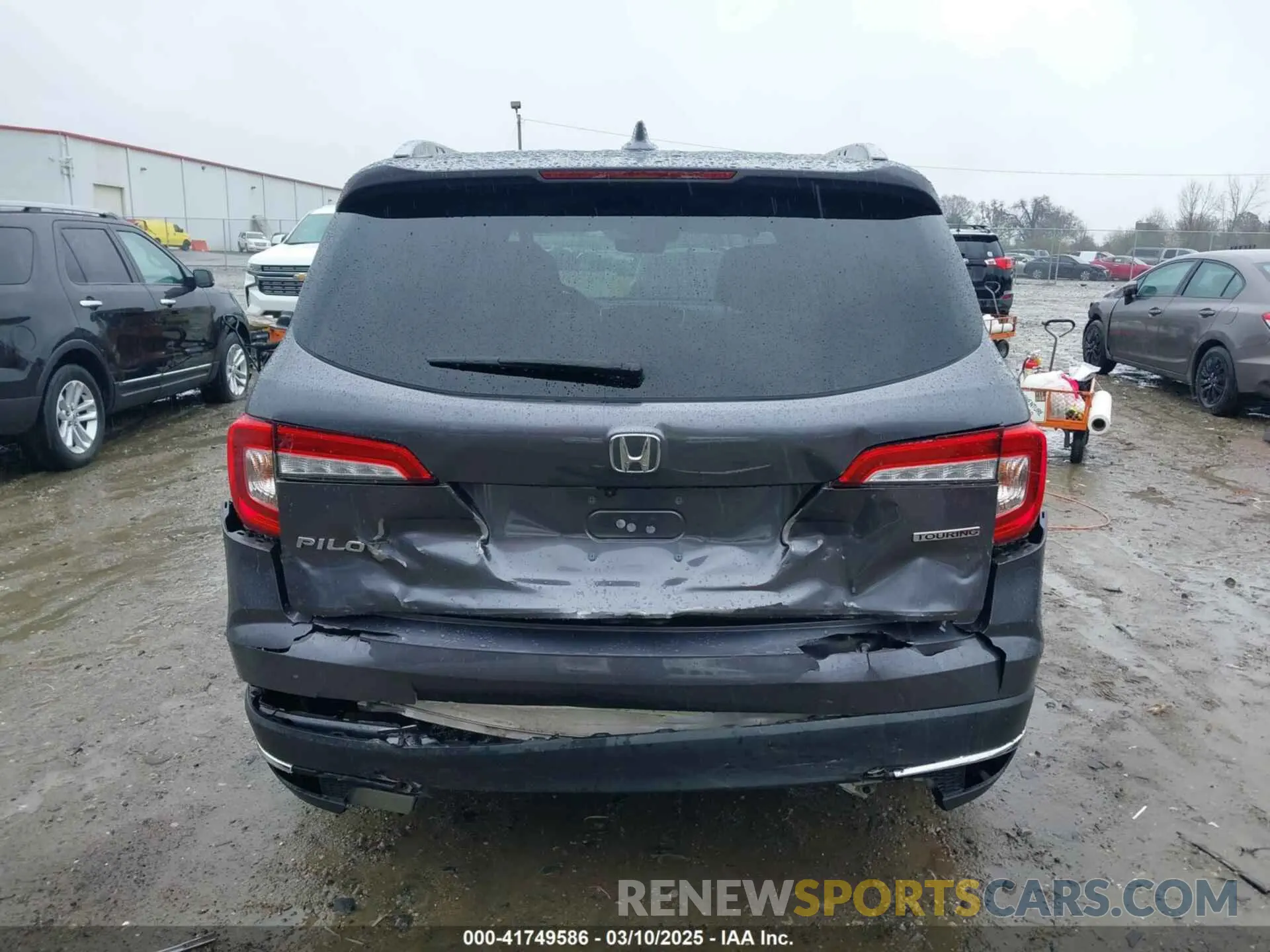 17 Photograph of a damaged car 5FNYF5H9XMB014190 HONDA PILOT 2021