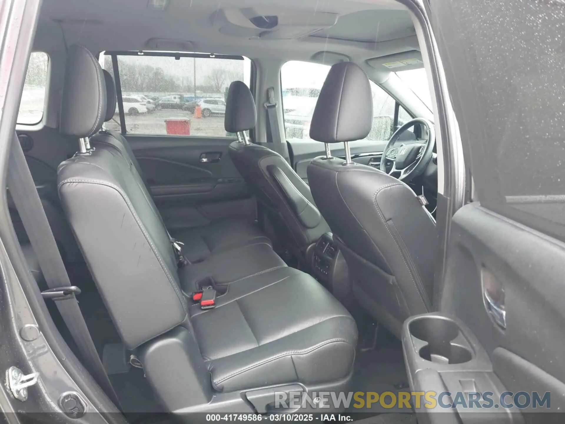 8 Photograph of a damaged car 5FNYF5H9XMB014190 HONDA PILOT 2021