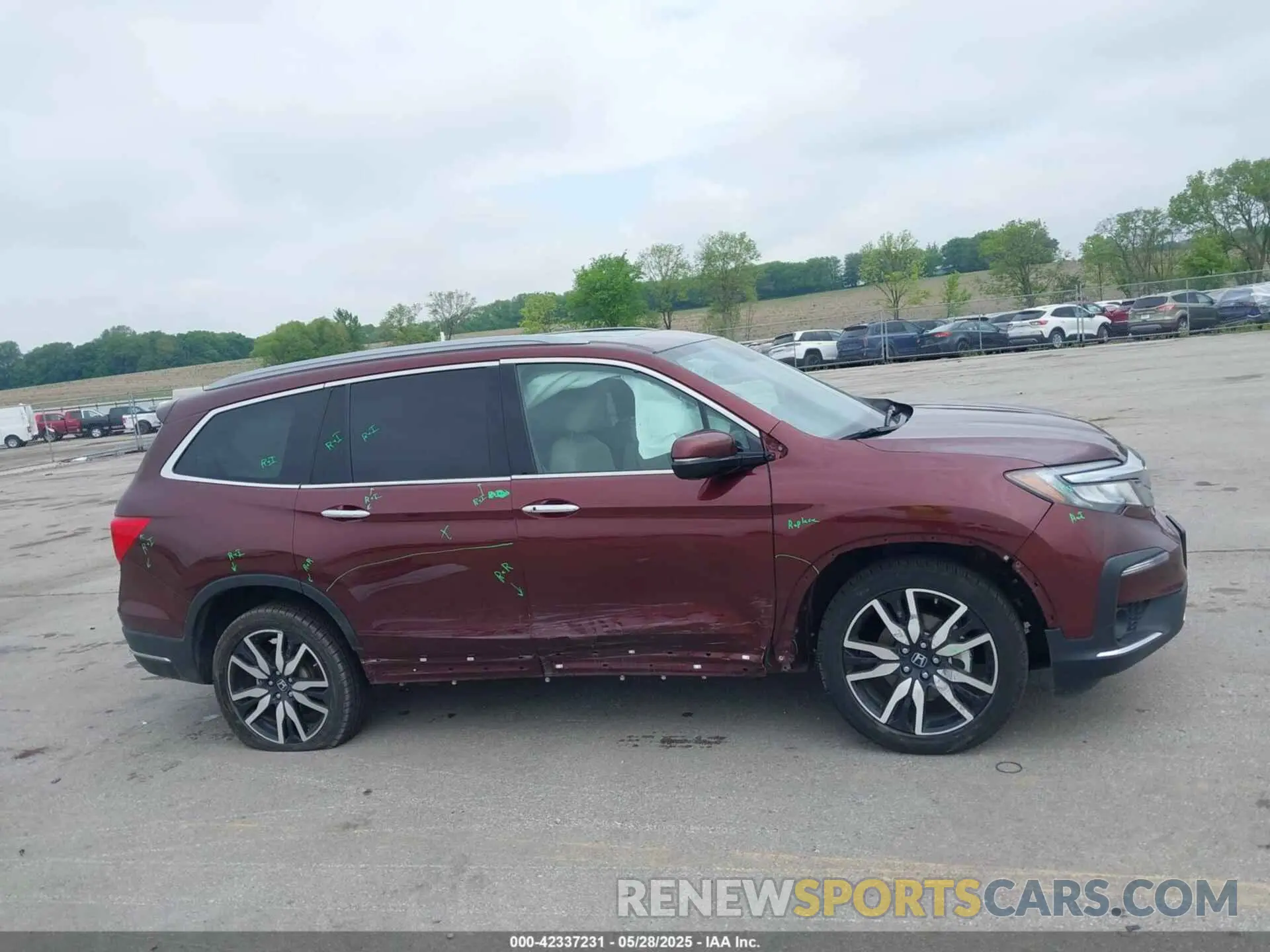 14 Photograph of a damaged car 5FNYF6H02MB042122 HONDA PILOT 2021