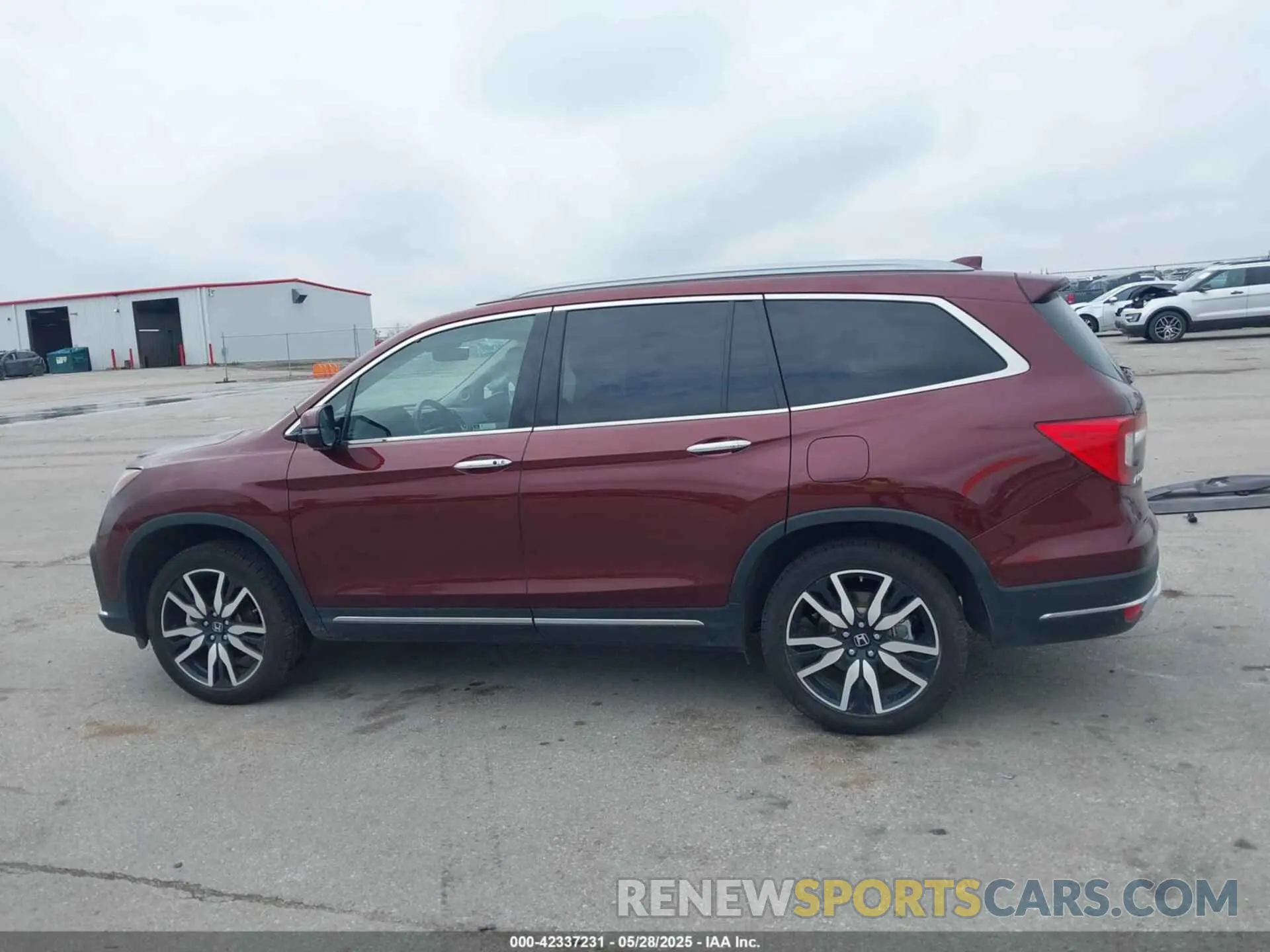 15 Photograph of a damaged car 5FNYF6H02MB042122 HONDA PILOT 2021
