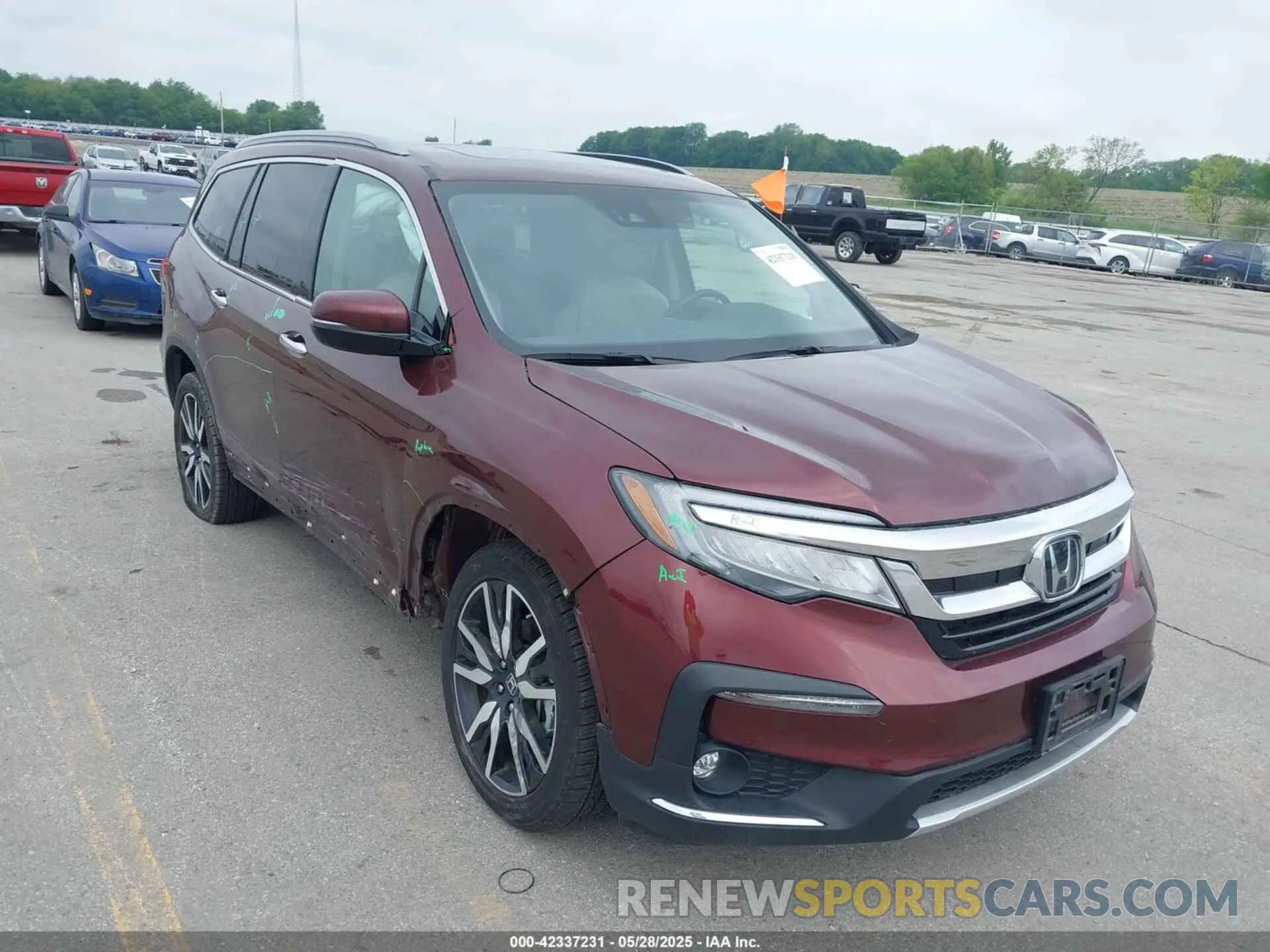 19 Photograph of a damaged car 5FNYF6H02MB042122 HONDA PILOT 2021