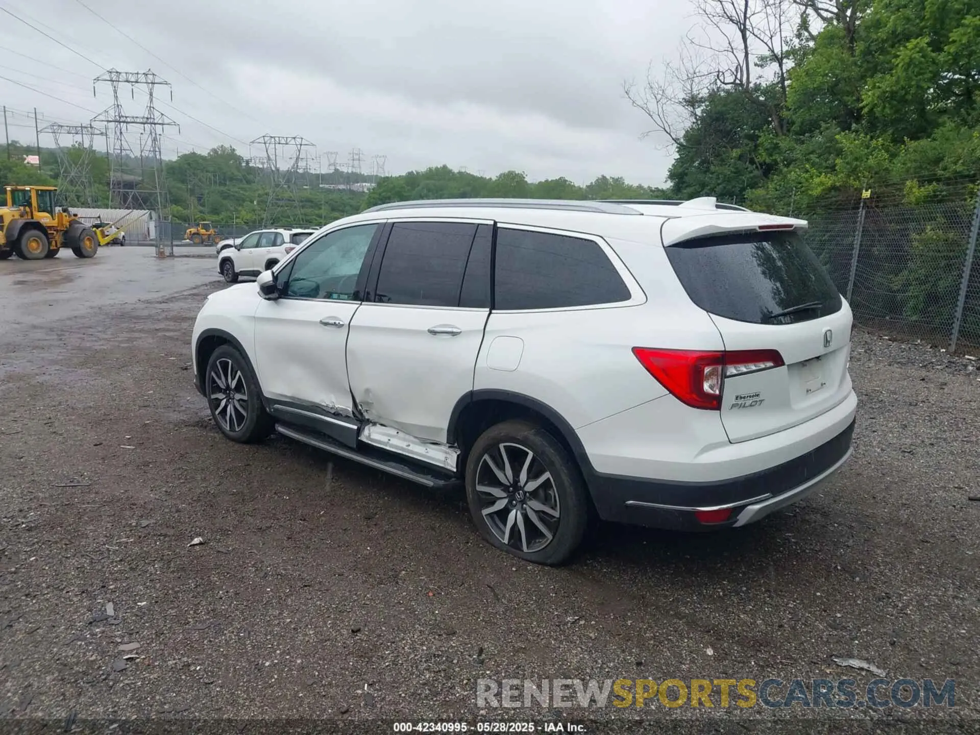 3 Photograph of a damaged car 5FNYF6H02MB056053 HONDA PILOT 2021
