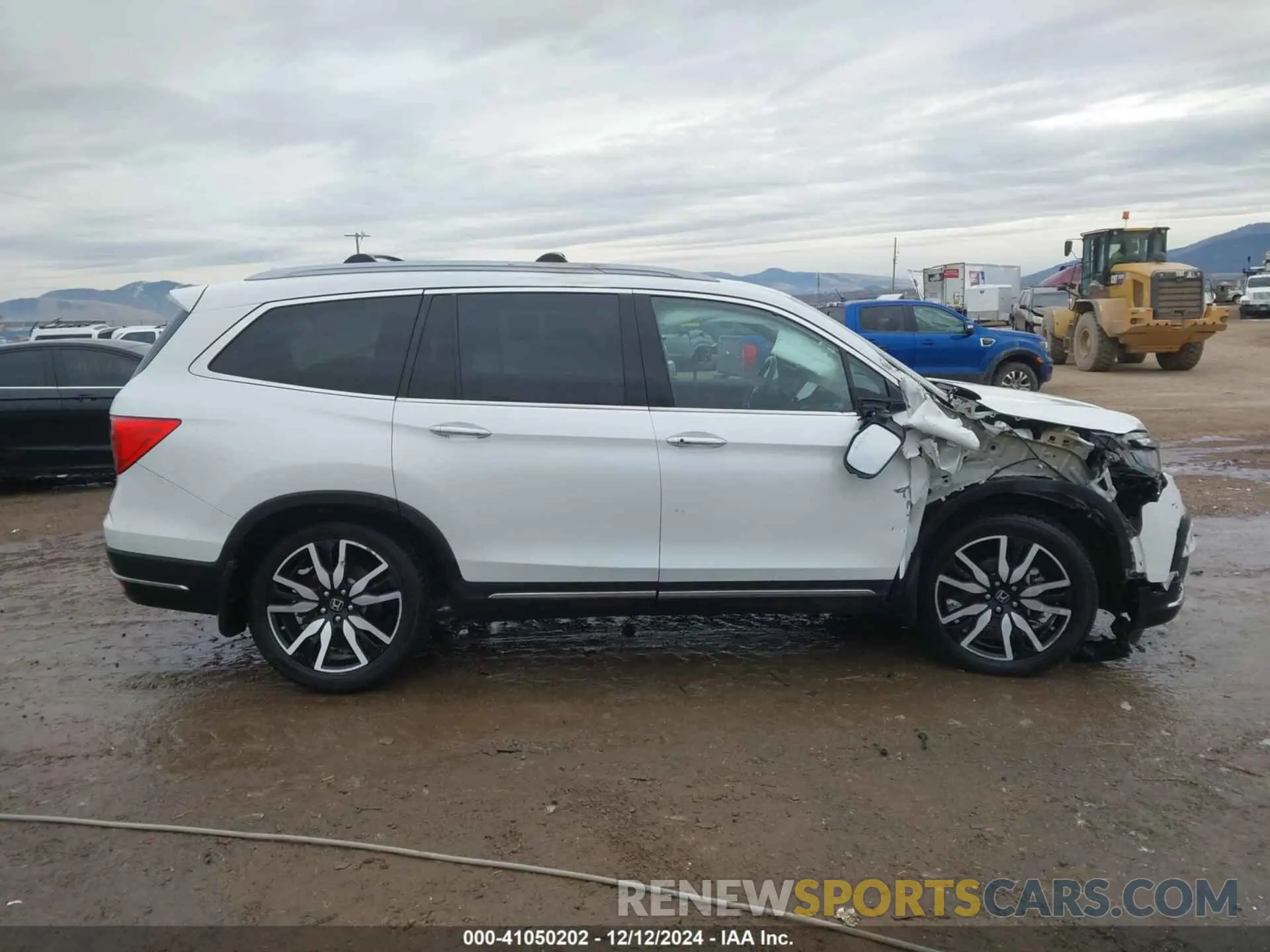 13 Photograph of a damaged car 5FNYF6H03MB044154 HONDA PILOT 2021