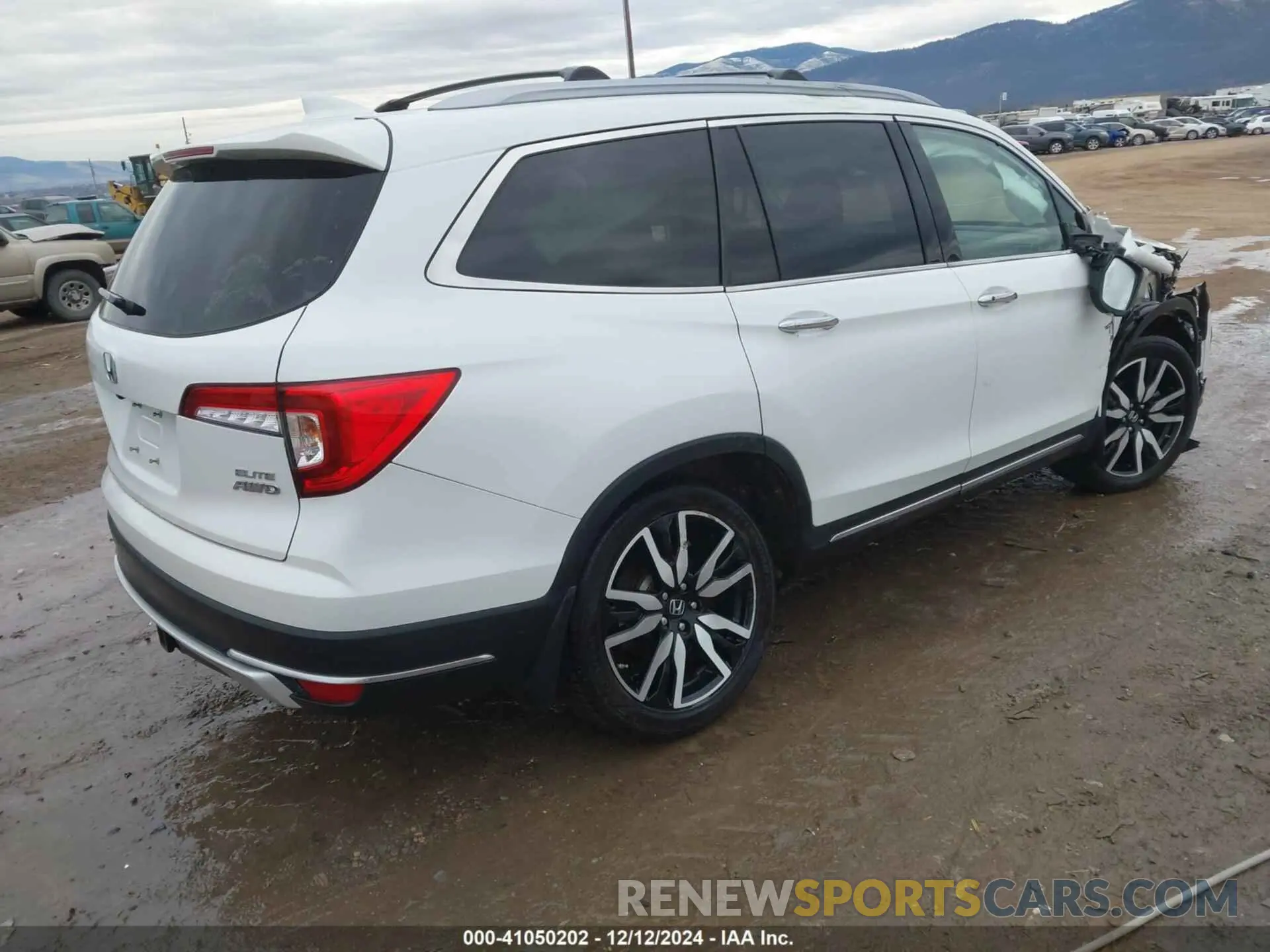 4 Photograph of a damaged car 5FNYF6H03MB044154 HONDA PILOT 2021