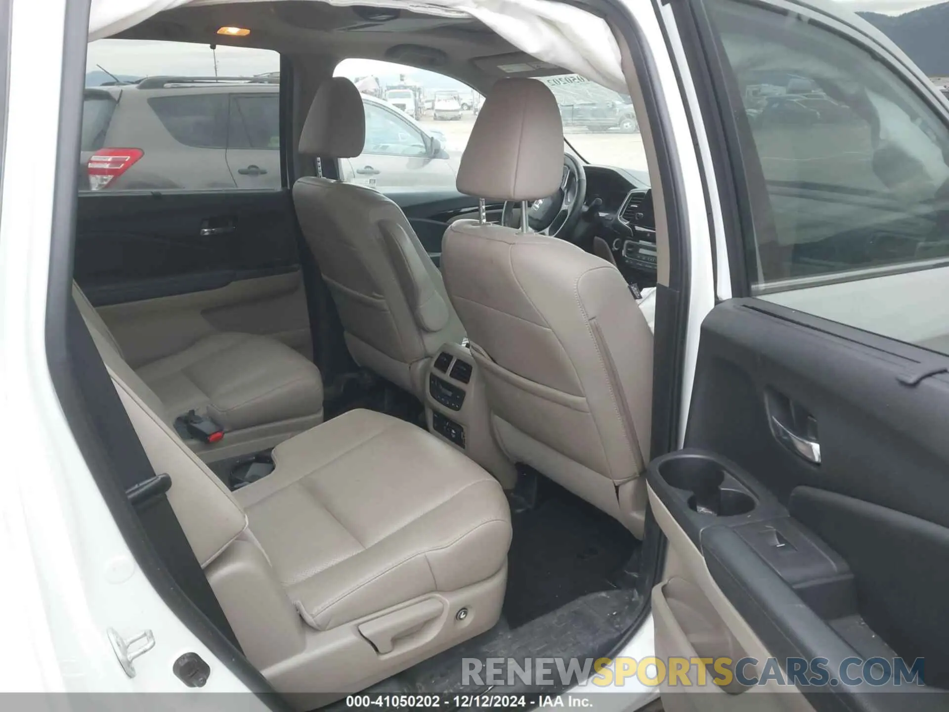 8 Photograph of a damaged car 5FNYF6H03MB044154 HONDA PILOT 2021