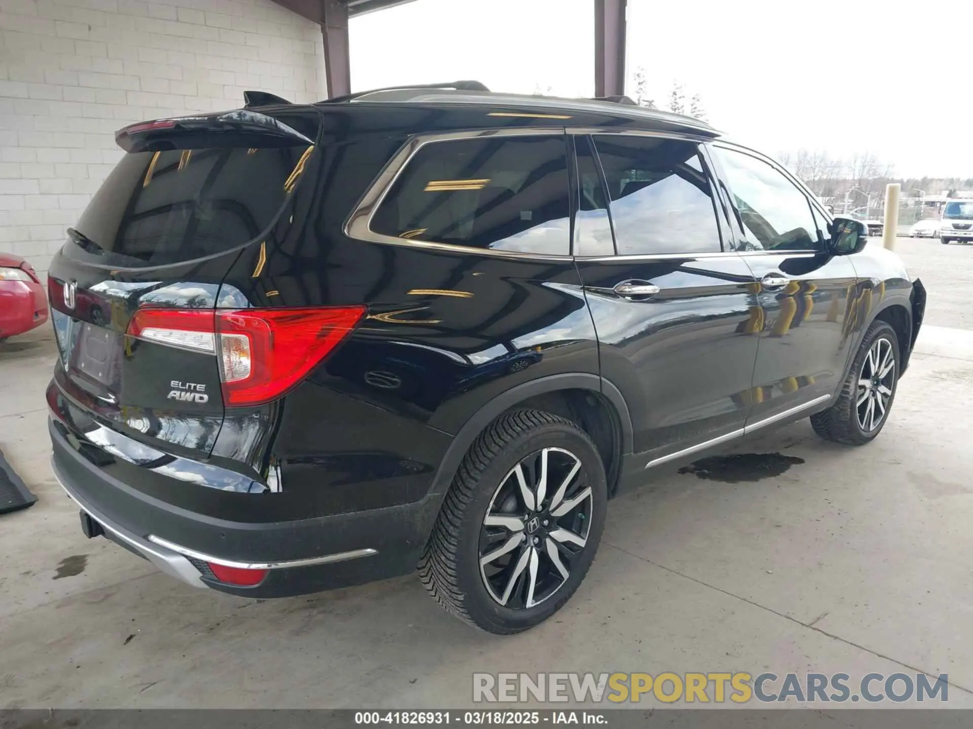 4 Photograph of a damaged car 5FNYF6H04MB043014 HONDA PILOT 2021