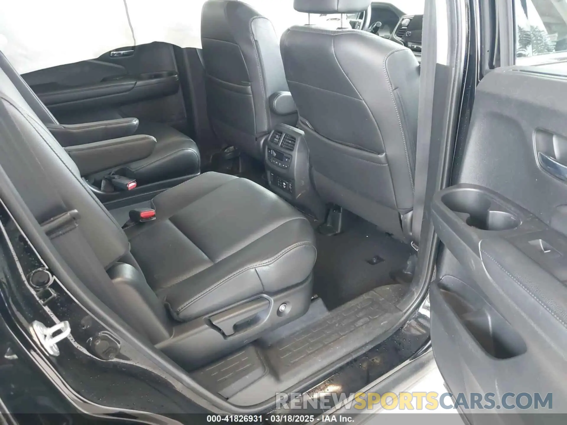 8 Photograph of a damaged car 5FNYF6H04MB043014 HONDA PILOT 2021