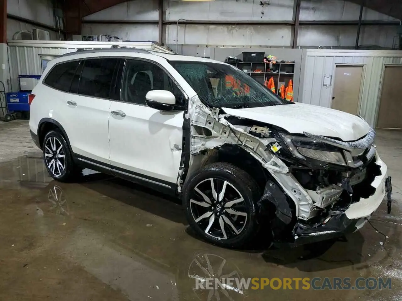 4 Photograph of a damaged car 5FNYF6H06MB045864 HONDA PILOT 2021