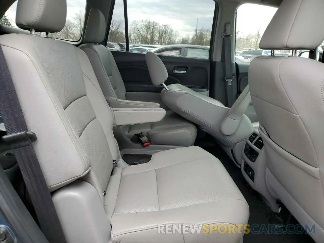 11 Photograph of a damaged car 5FNYF6H07MB029043 HONDA PILOT 2021
