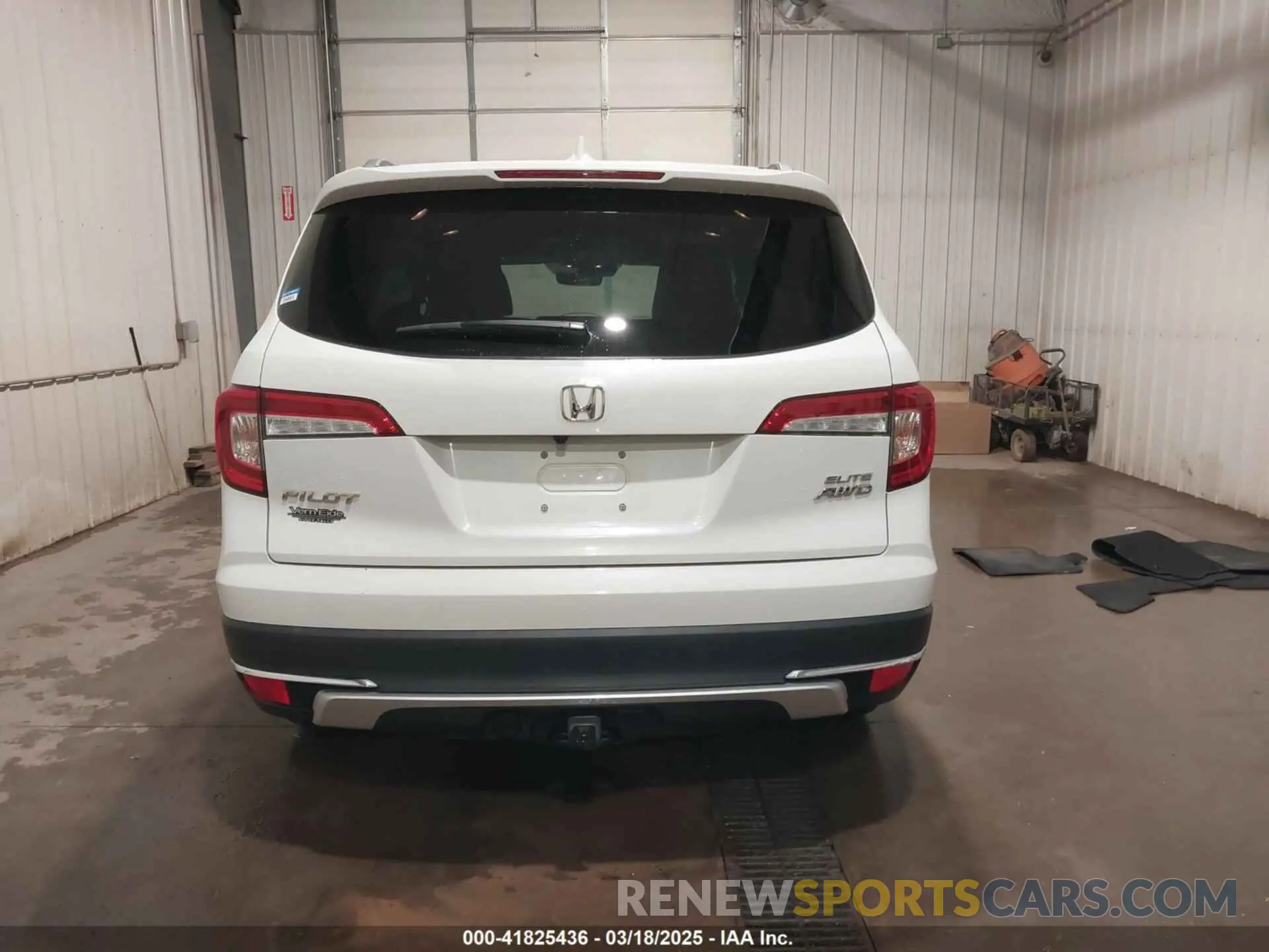 16 Photograph of a damaged car 5FNYF6H07MB041824 HONDA PILOT 2021