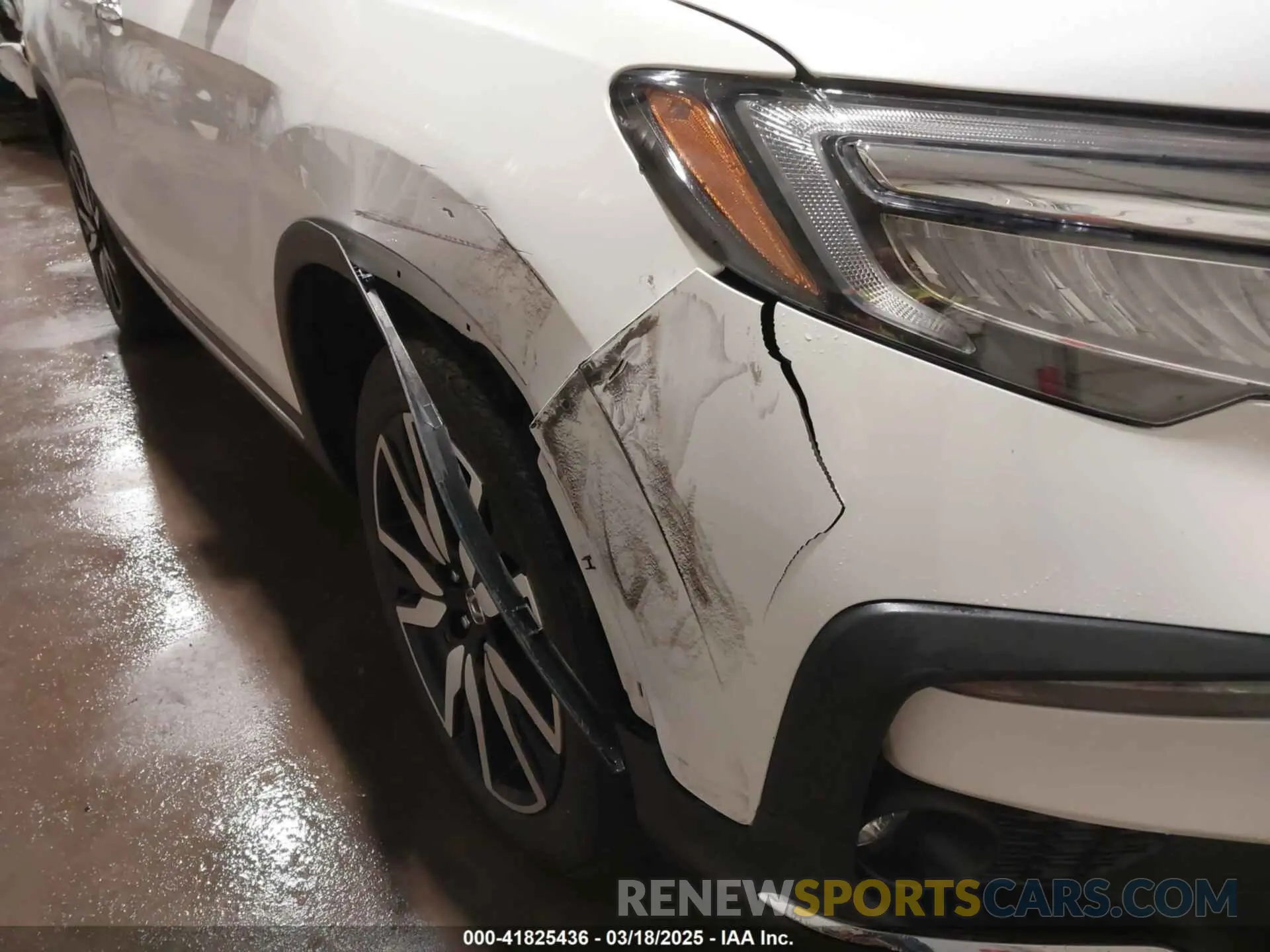 18 Photograph of a damaged car 5FNYF6H07MB041824 HONDA PILOT 2021