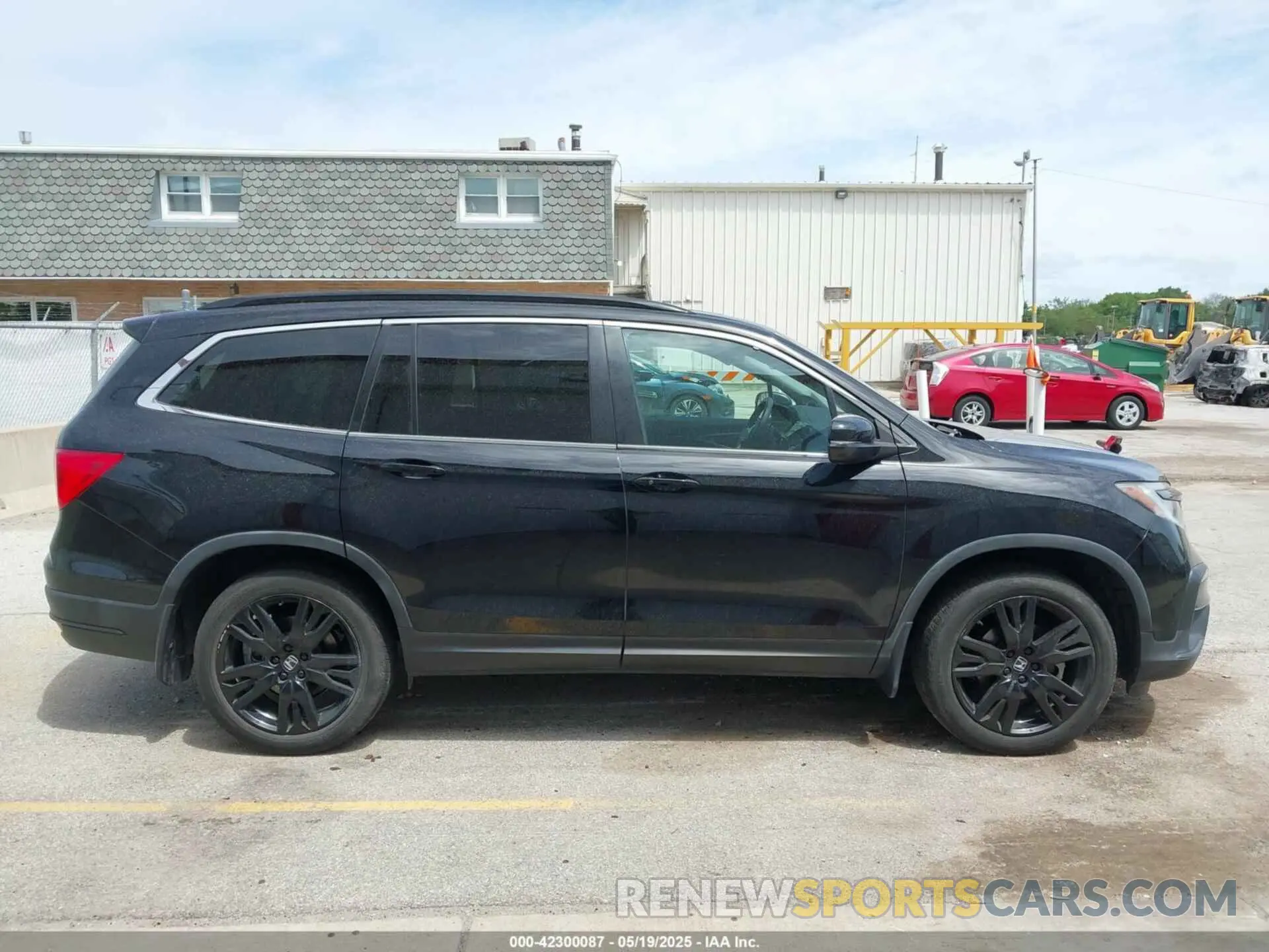 13 Photograph of a damaged car 5FNYF6H20MB023974 HONDA PILOT 2021