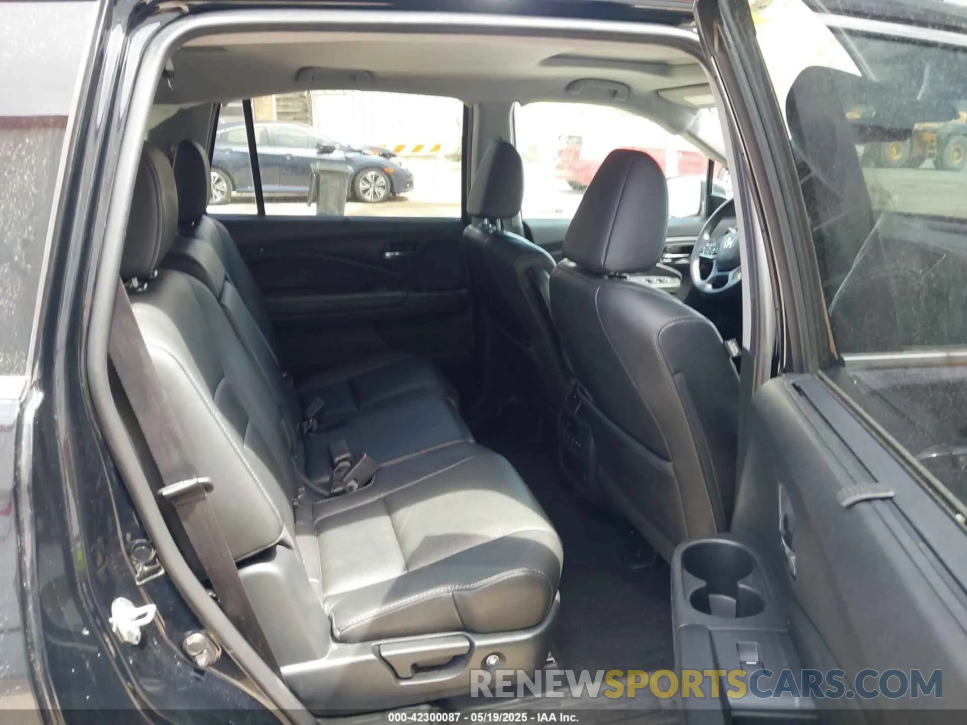 8 Photograph of a damaged car 5FNYF6H20MB023974 HONDA PILOT 2021