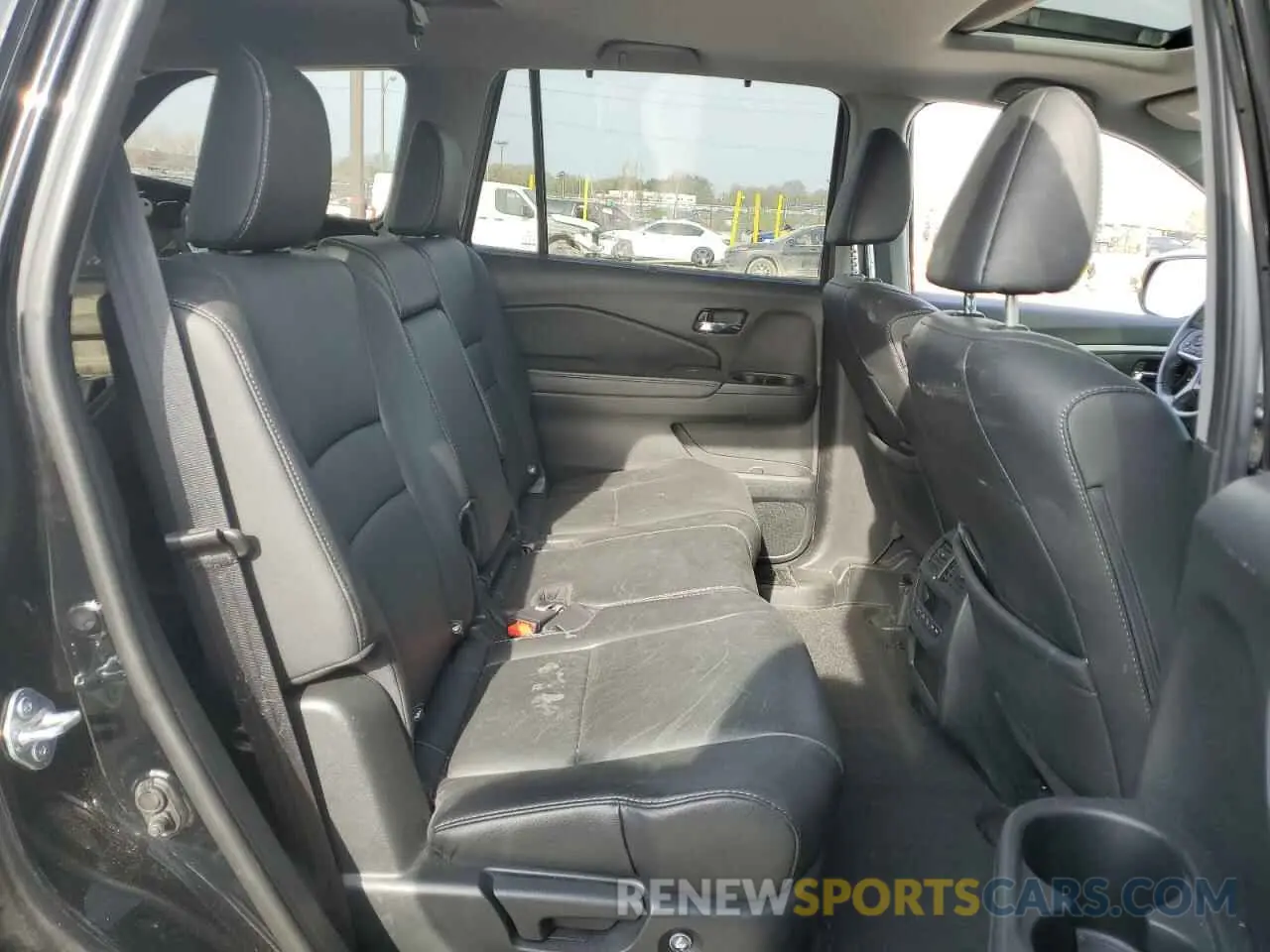 11 Photograph of a damaged car 5FNYF6H20MB047434 HONDA PILOT 2021