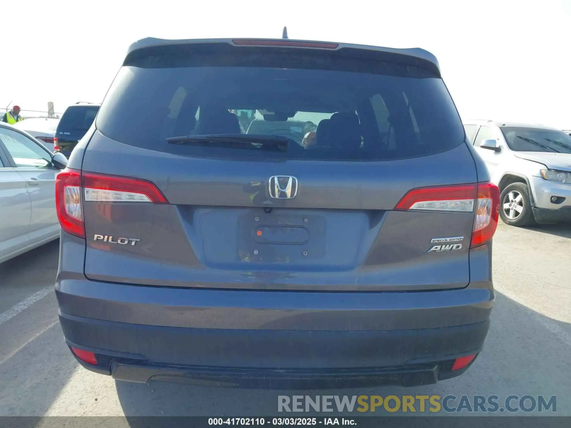 16 Photograph of a damaged car 5FNYF6H20MB055503 HONDA PILOT 2021