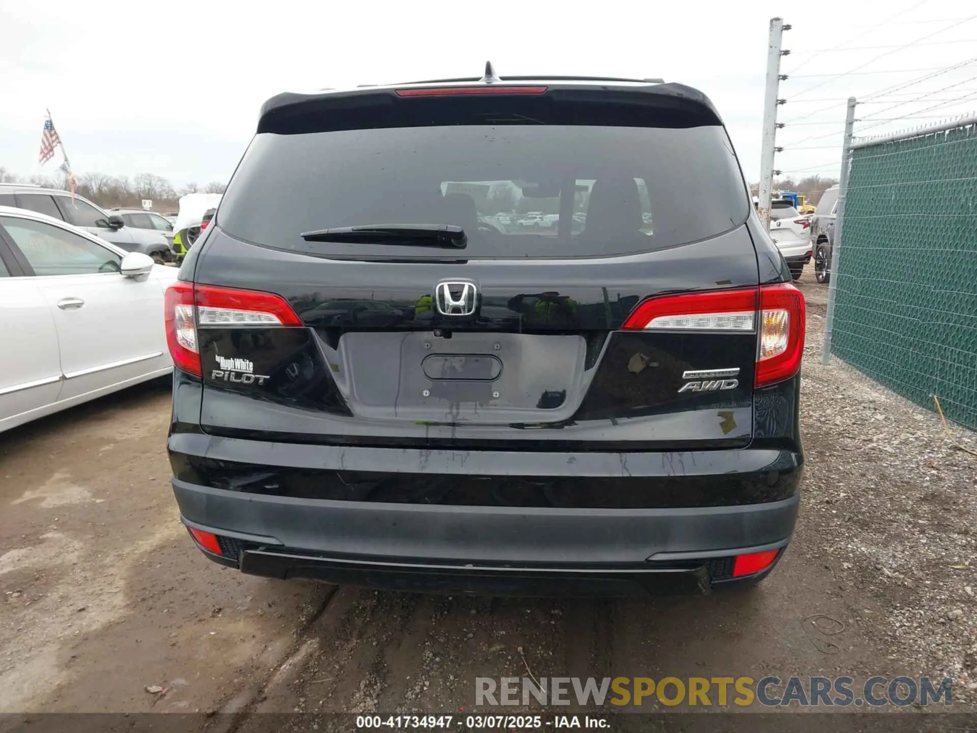 17 Photograph of a damaged car 5FNYF6H23MB004612 HONDA PILOT 2021