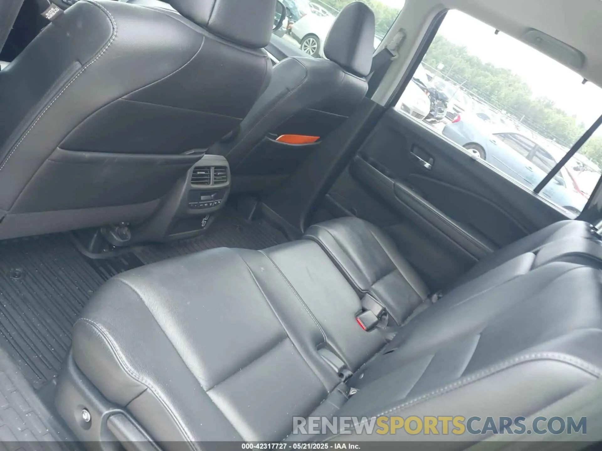 8 Photograph of a damaged car 5FNYF6H23MB024343 HONDA PILOT 2021