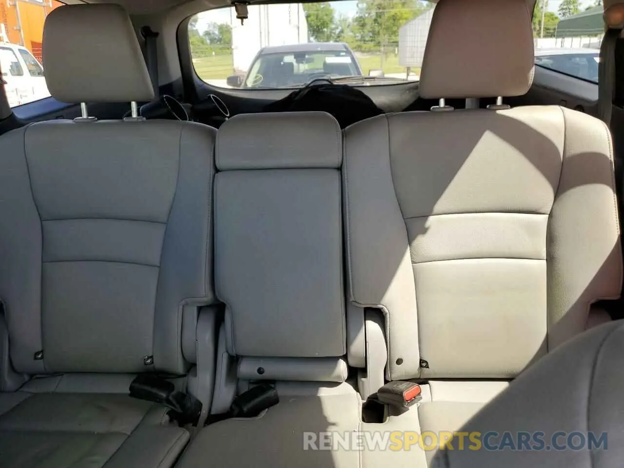 10 Photograph of a damaged car 5FNYF6H25MB010685 HONDA PILOT 2021
