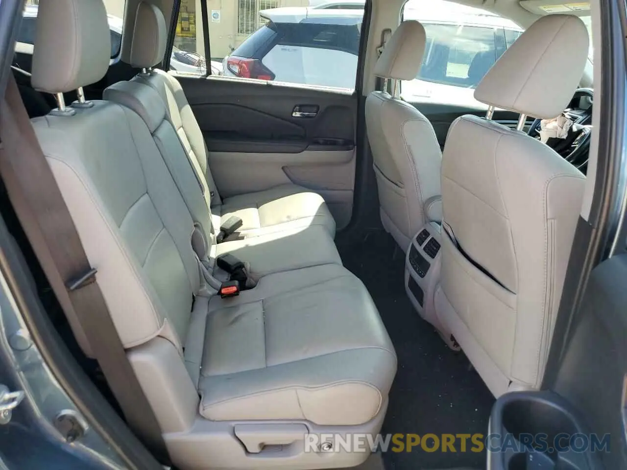 11 Photograph of a damaged car 5FNYF6H25MB010685 HONDA PILOT 2021