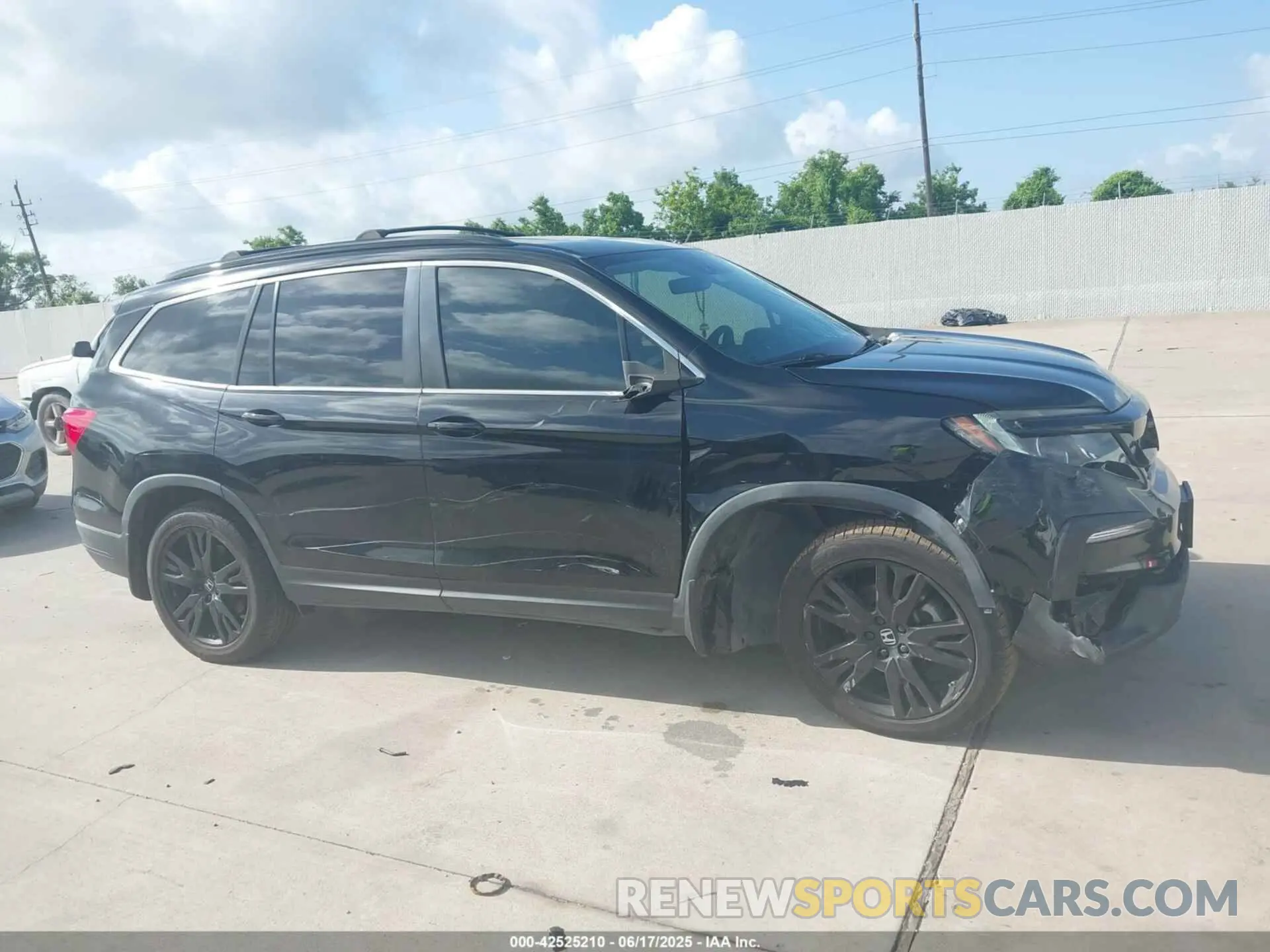 13 Photograph of a damaged car 5FNYF6H25MB042875 HONDA PILOT 2021