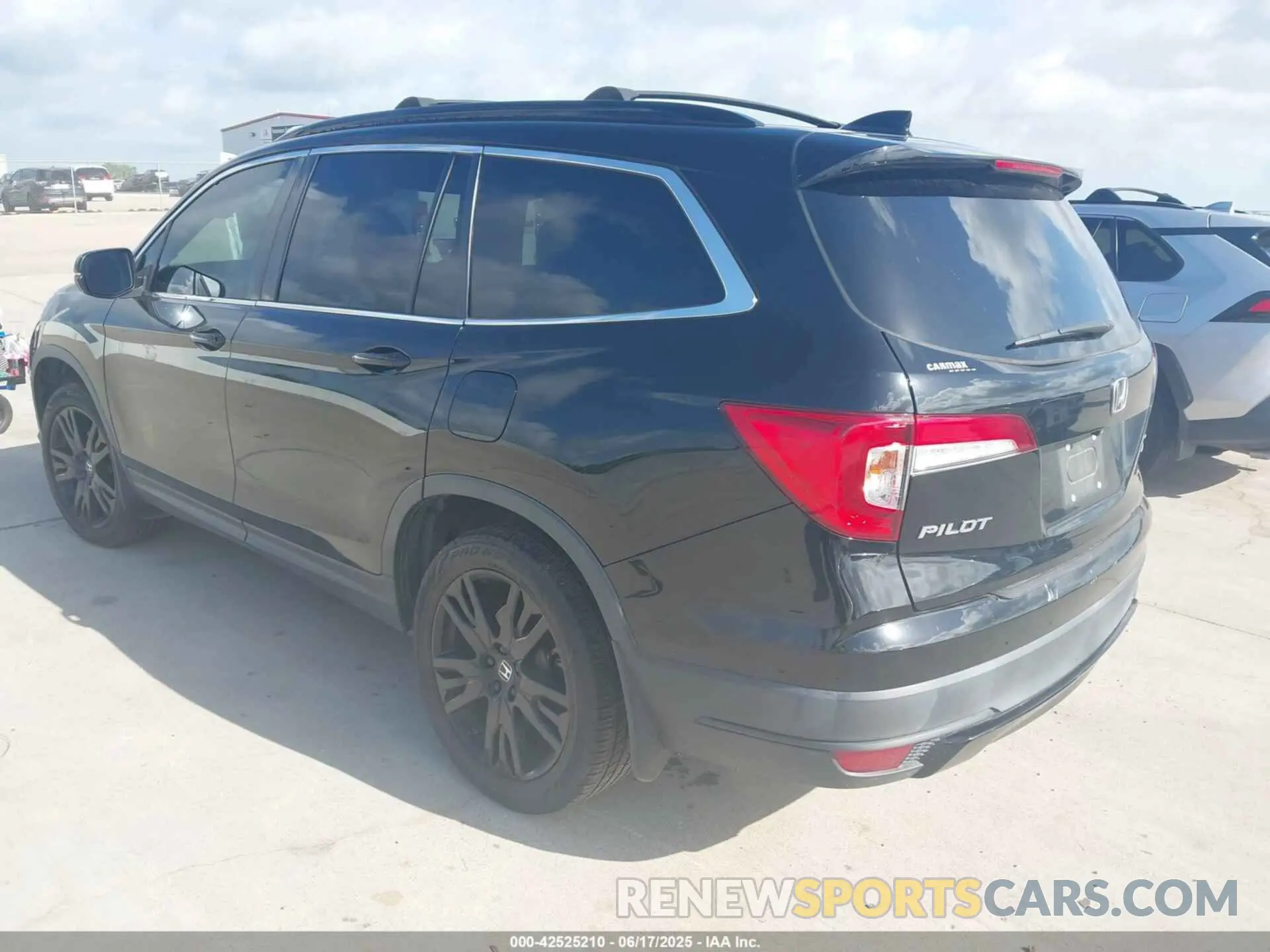 3 Photograph of a damaged car 5FNYF6H25MB042875 HONDA PILOT 2021