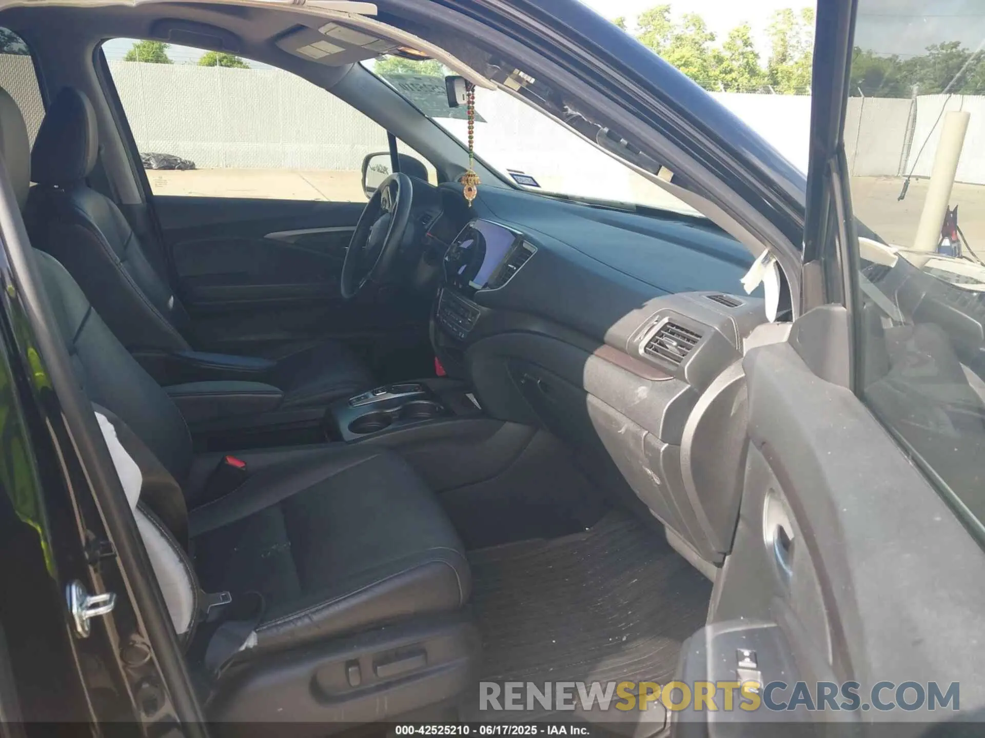 5 Photograph of a damaged car 5FNYF6H25MB042875 HONDA PILOT 2021