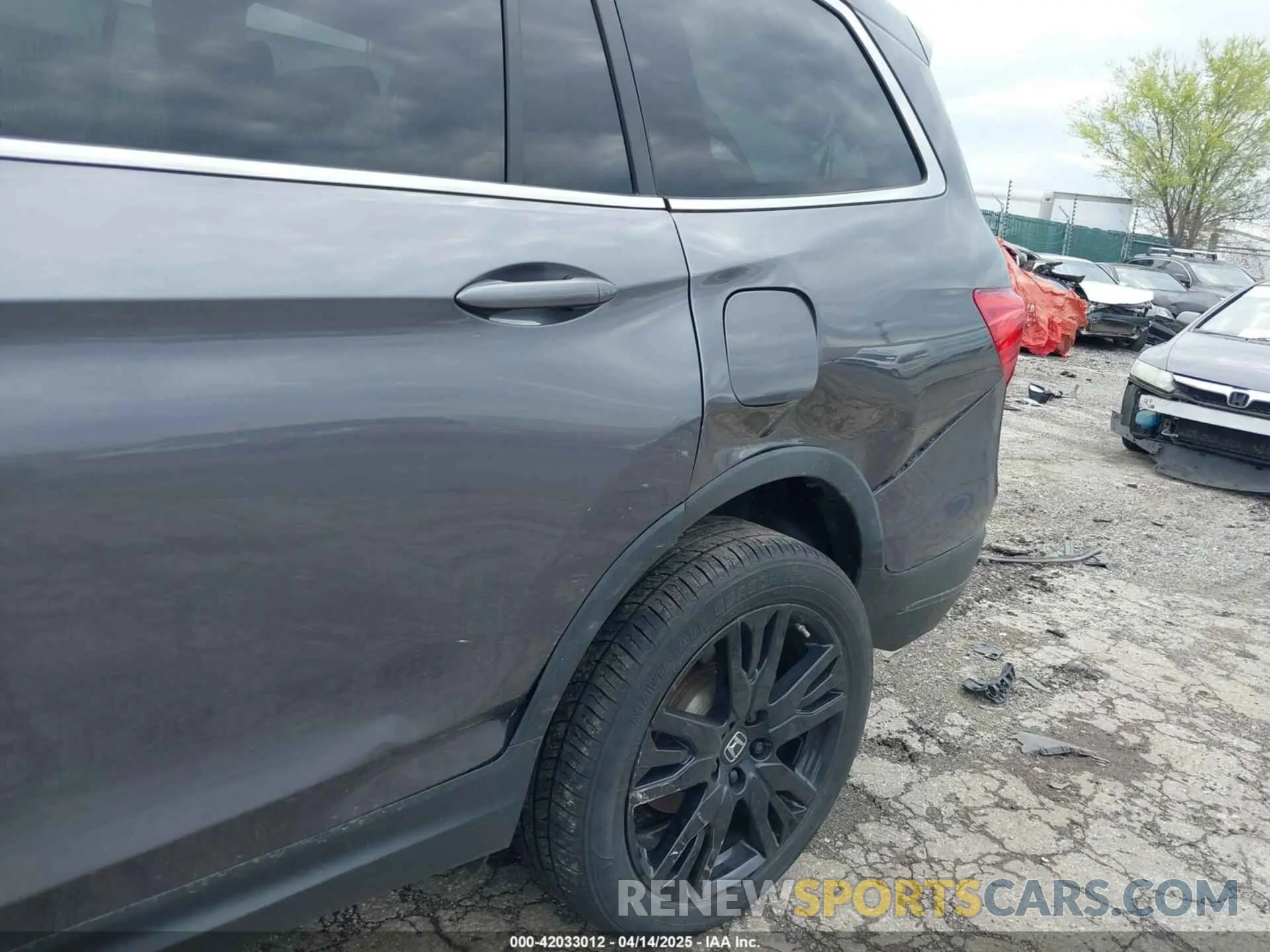 18 Photograph of a damaged car 5FNYF6H25MB078596 HONDA PILOT 2021