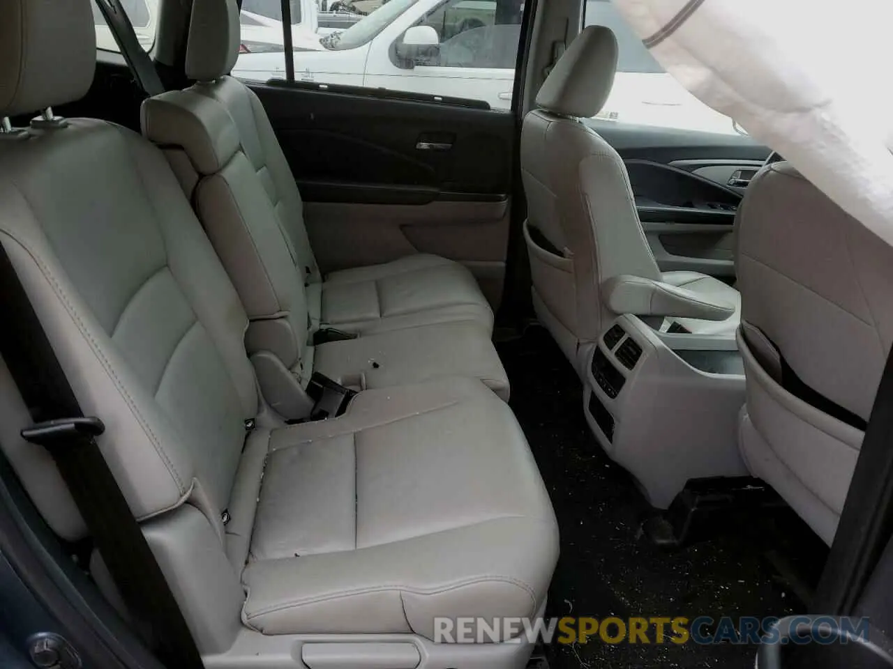 11 Photograph of a damaged car 5FNYF6H25MB083023 HONDA PILOT 2021