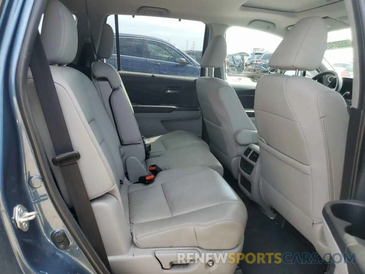 11 Photograph of a damaged car 5FNYF6H26MB014311 HONDA PILOT 2021