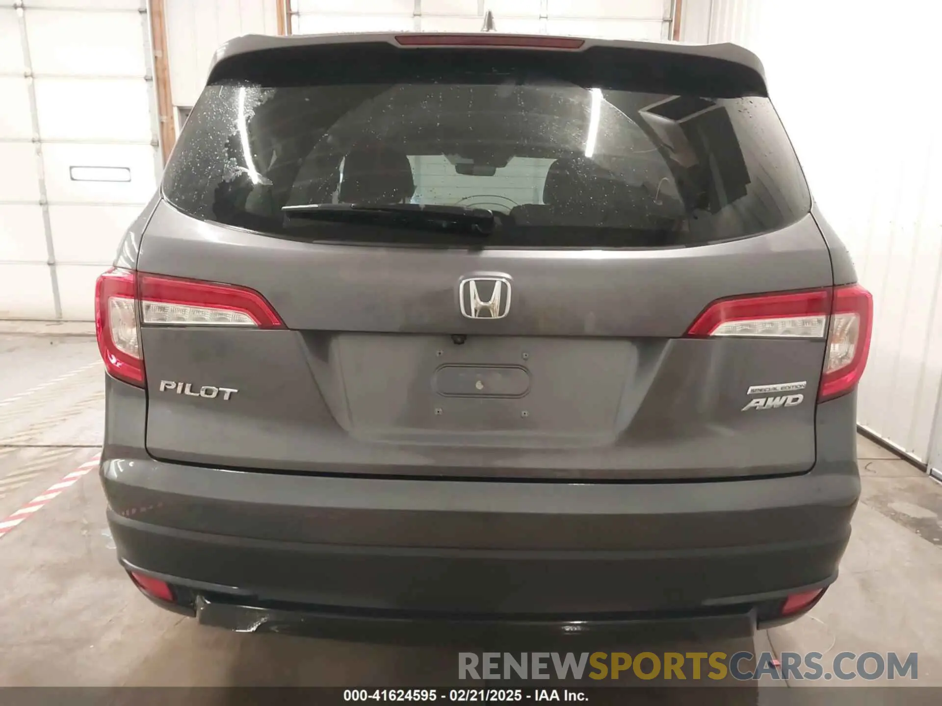 15 Photograph of a damaged car 5FNYF6H26MB014602 HONDA PILOT 2021
