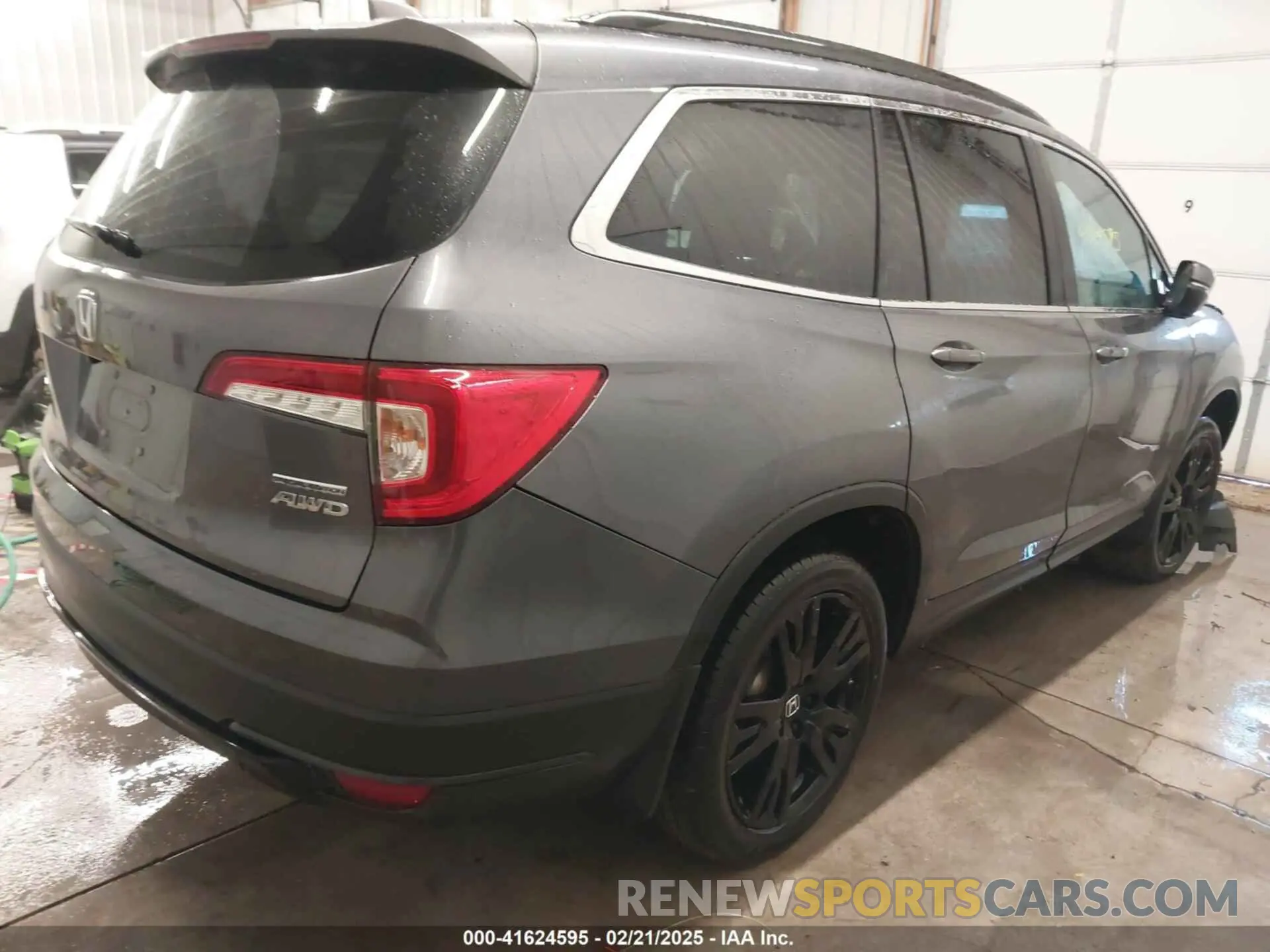 4 Photograph of a damaged car 5FNYF6H26MB014602 HONDA PILOT 2021